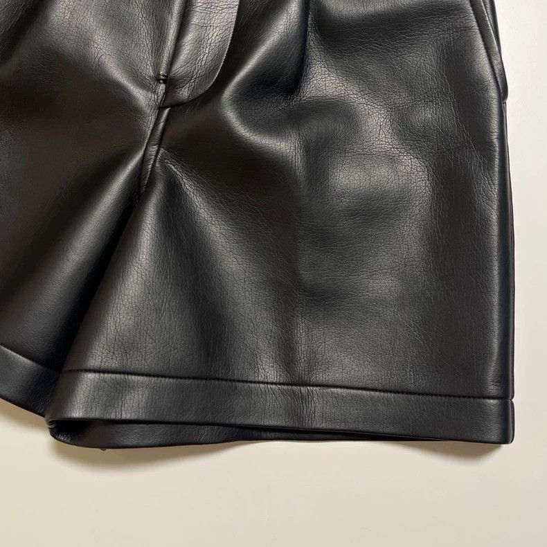 Comme des Garcons Comme des Garcons size S Black leather shorts Size 24" / US 00 / IT 34 - 4 Thumbnail