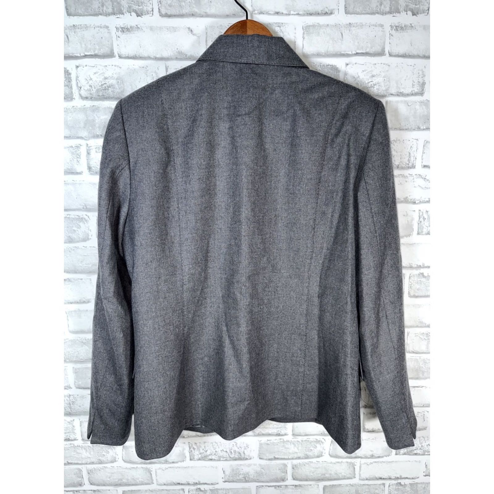 Pendleton Pendleton 100% Wool Gray Button Jacket Womens 10 Jacket Womens Gray 100% Wool Windbreaker Button Closure Regular Size 10 Mens? Womens Size L / US 10 / IT 46 - 7 Thumbnail