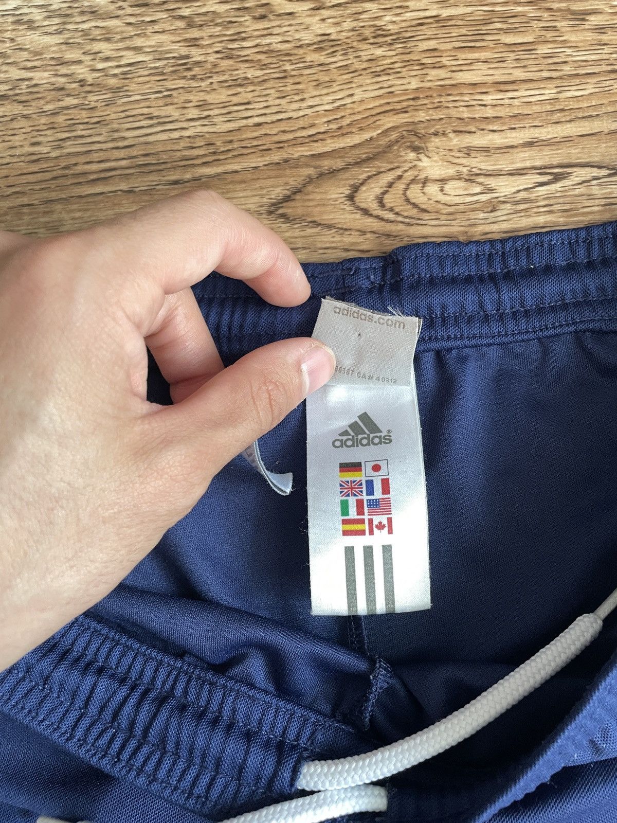 Adidas × Vintage Vintage Adidas shorts streetwear y2k casual style size S Size US 30 / EU 46 - 6 Thumbnail