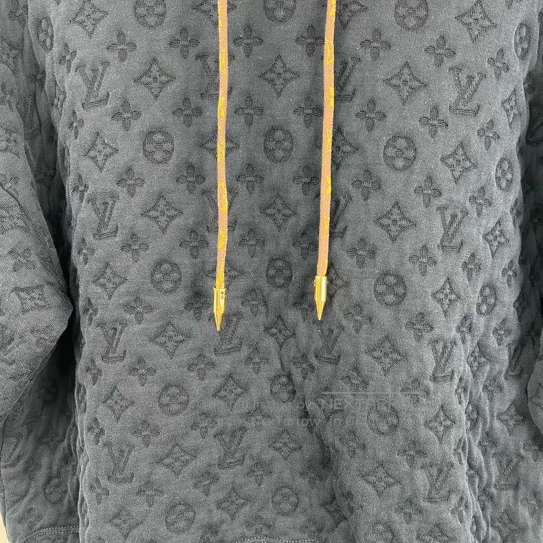 Louis Vuitton Louis Vuitton Navy embossed dark print full-print sweatshi Size XS / US 0-2 / IT 36-38 - 6 Thumbnail