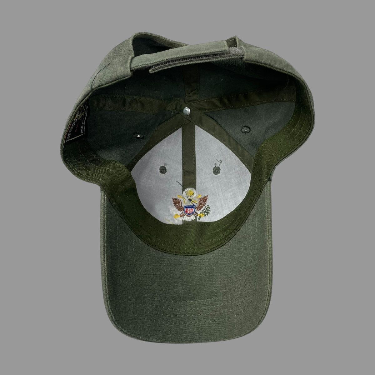 Vintage Vintage 90s army crest logo hat Size ONE SIZE - 3 Thumbnail