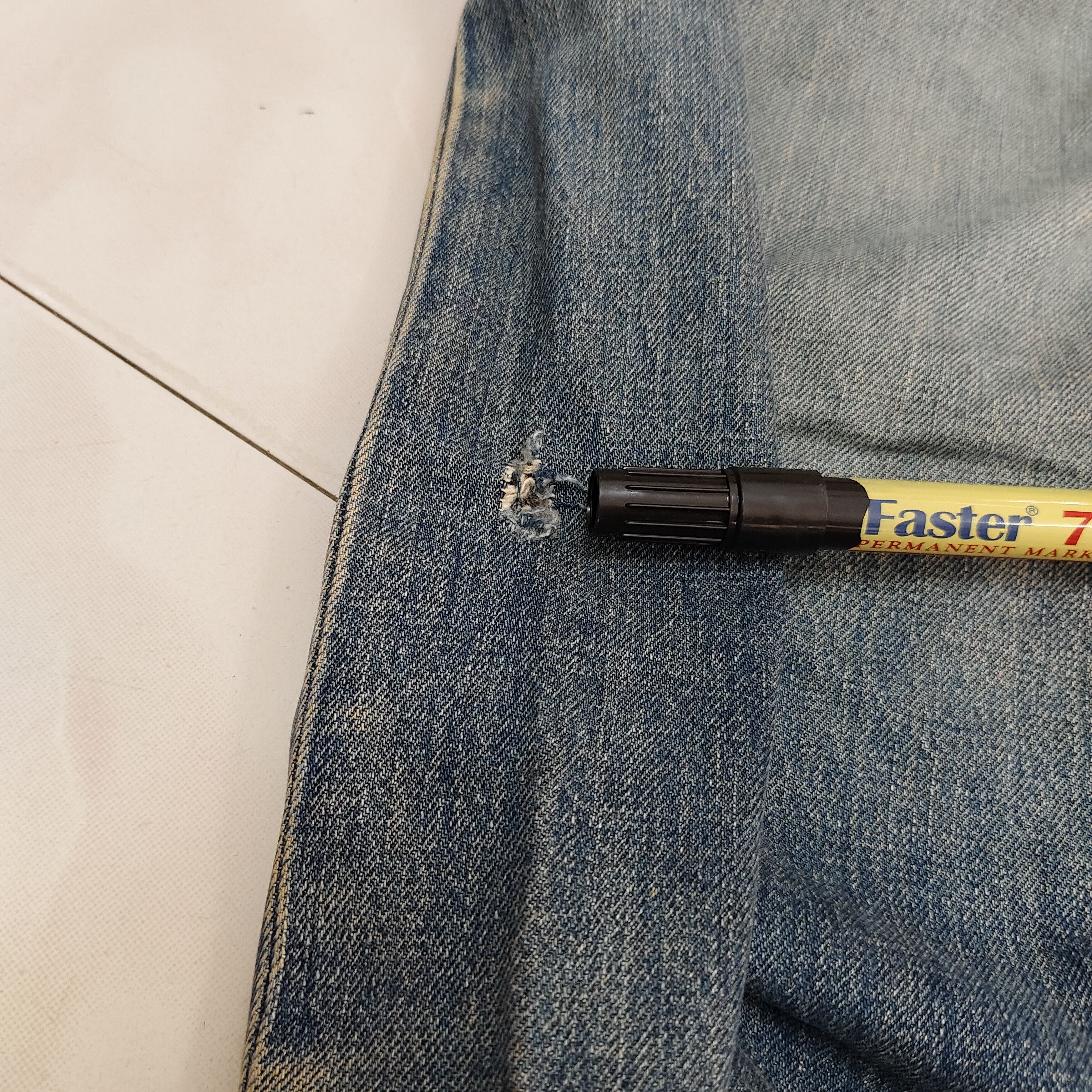 Levi's Vintage Levi's 504Z BigE Redline Selvedge Distressed Jean Size US 30 / EU 46 - 11 Thumbnail