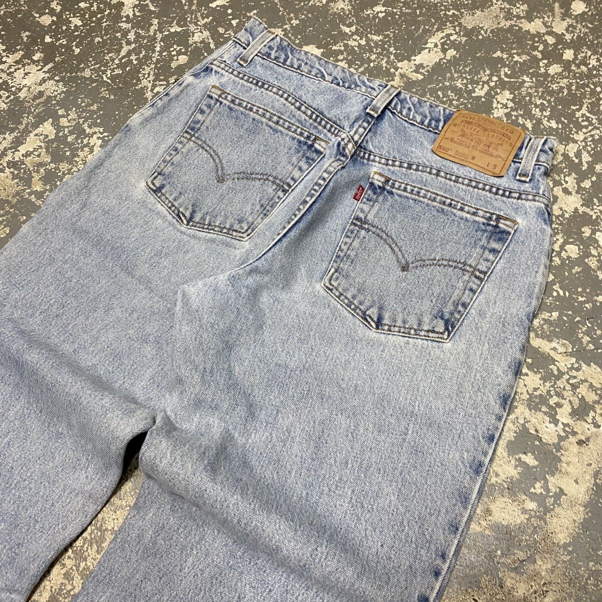 Japanese Brand × Levi's × Vintage Vintage Levis 550 Light Wash Relaxed Fit Denim Jeans 90s Size US 31 - 10 Thumbnail