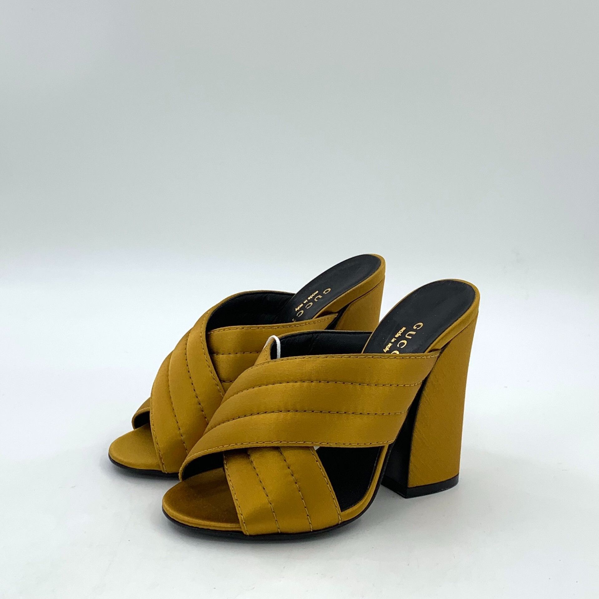 Gucci Gucci Yellow Sandals 34 Women Size US 4 / IT 34 - 1 Thumbnail