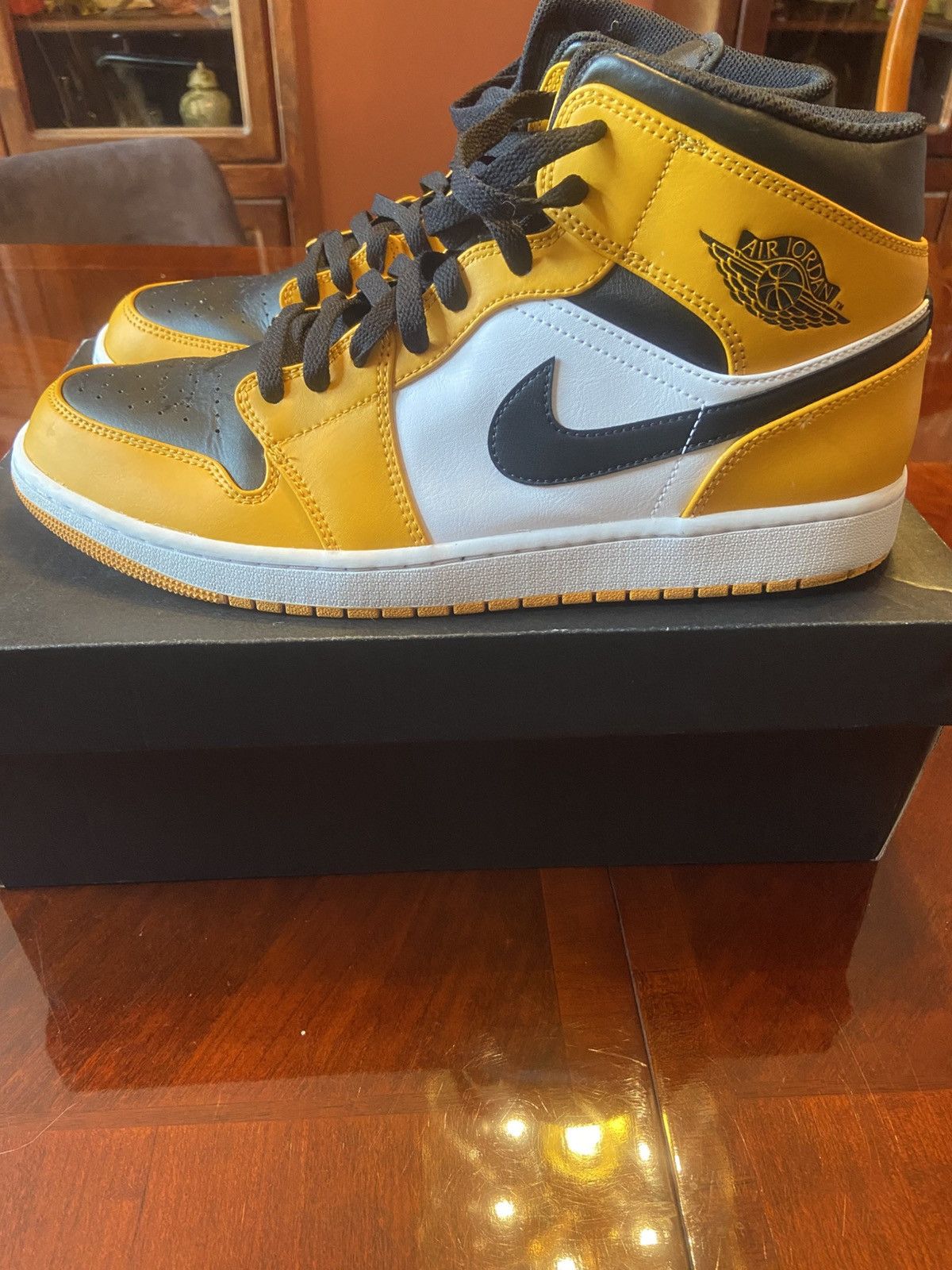 Jordan Brand Air Jordan 1 mid taxi Size US 12.5 / EU 45-46 - 1 Thumbnail
