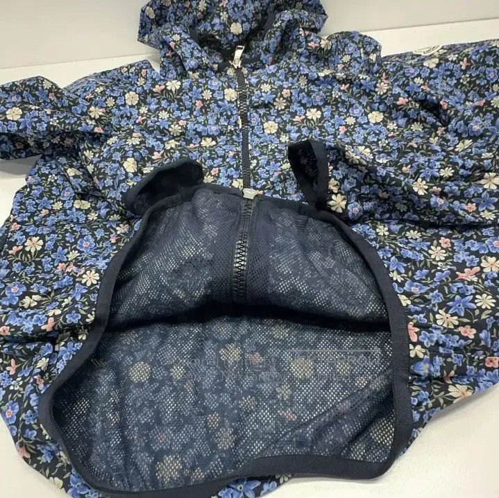 Moncler Moncler Floral Print Zip Hooded Jacket. Size US XXS / EU 40 - 9 Thumbnail