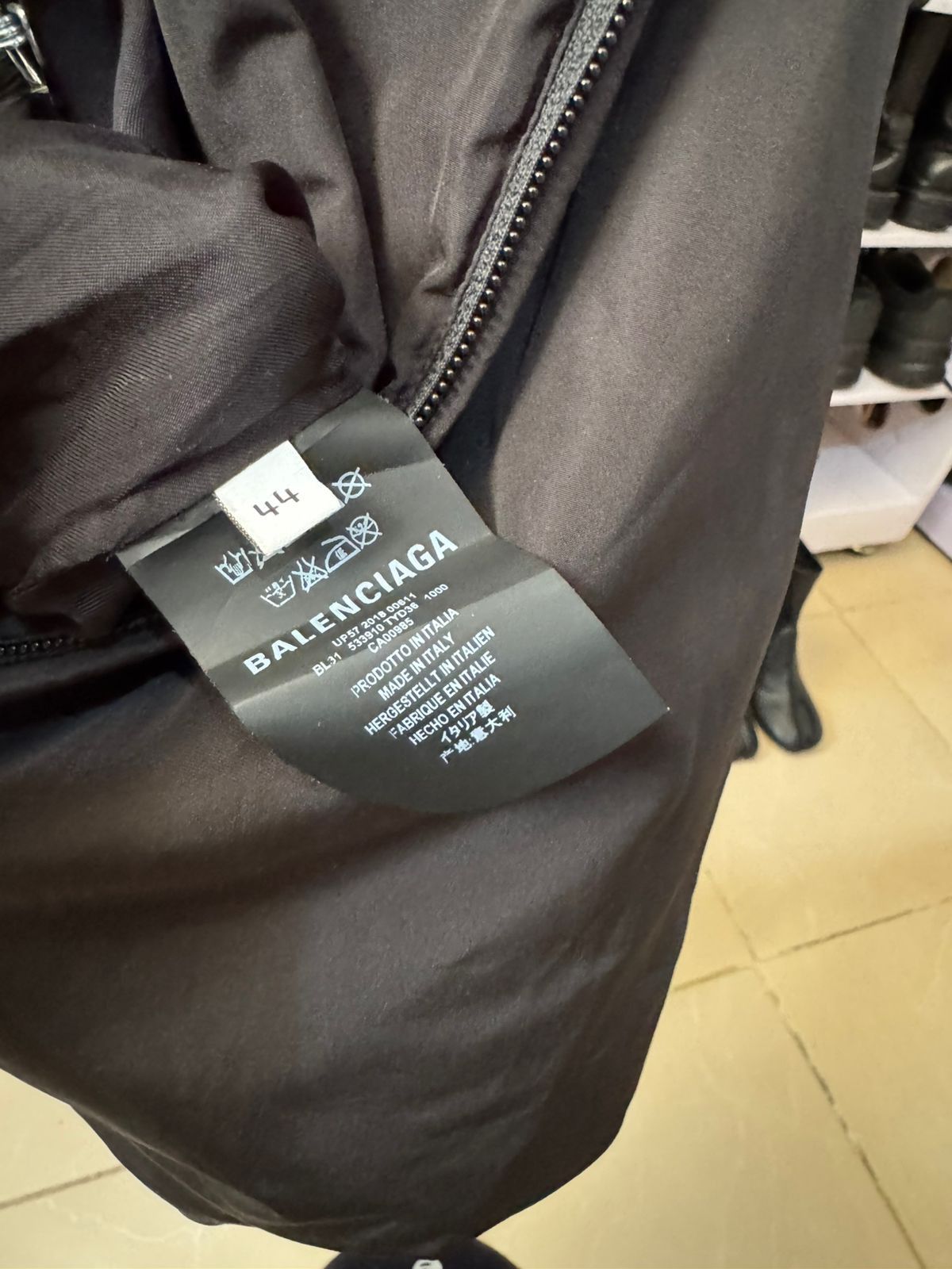 Balenciaga 🕷️💥 Balenciaga back logo jacket Size US M / EU 48-50 / 2 - 14 Thumbnail