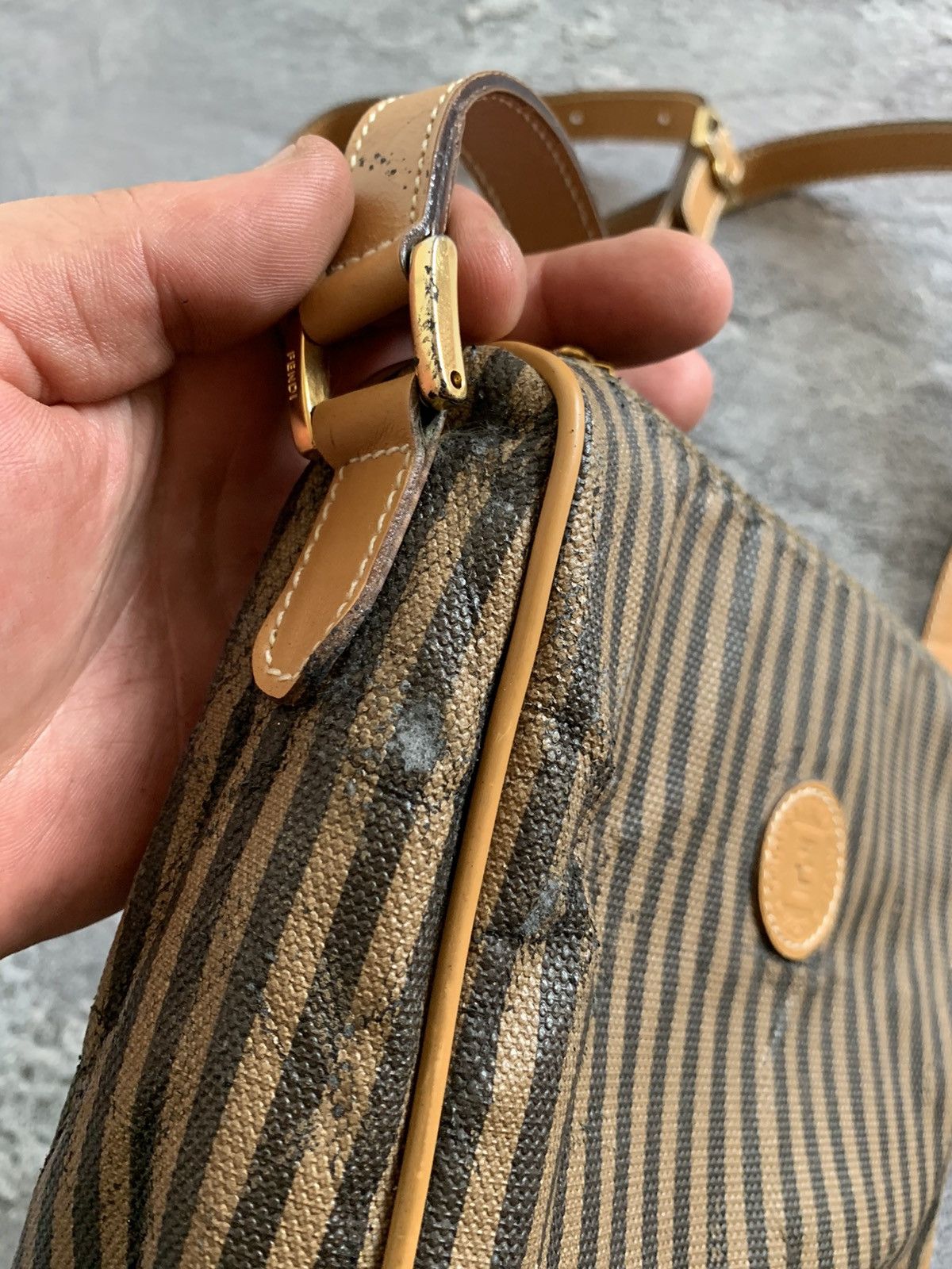 Fendi × Vintage Vintage Fendi Roma Messenger Bag Size ONE SIZE - 9 Thumbnail