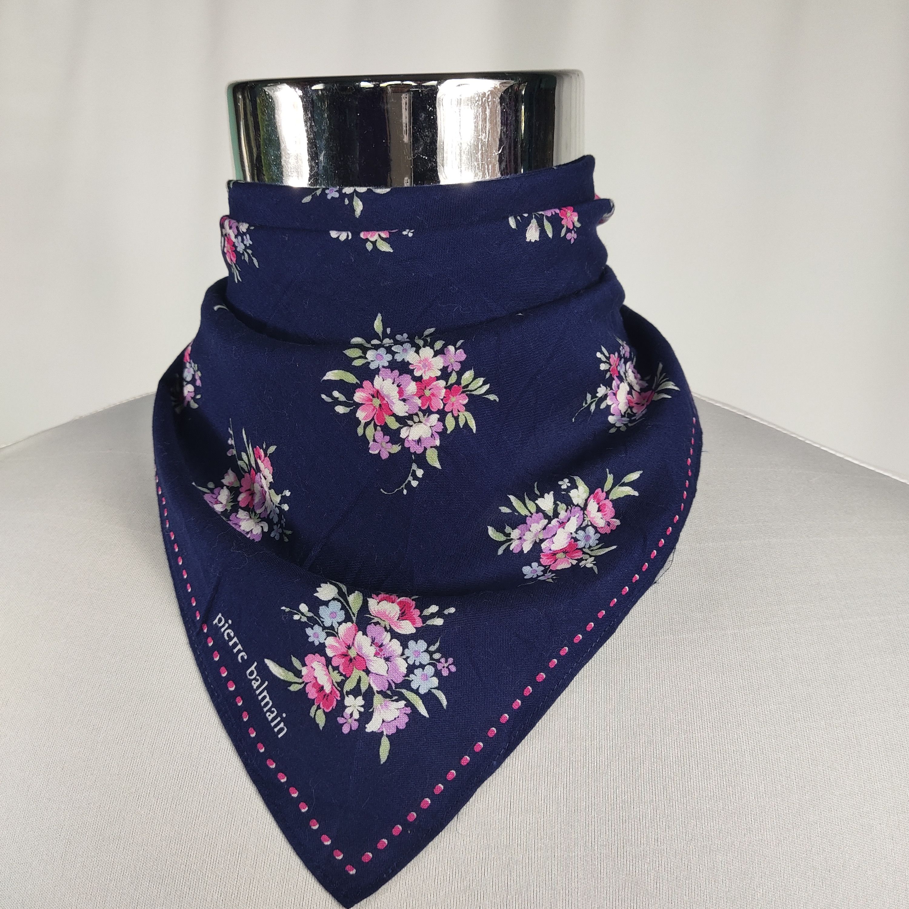 Pierre Balmain Handkerchief / Neckerchief / Bandana FZ288