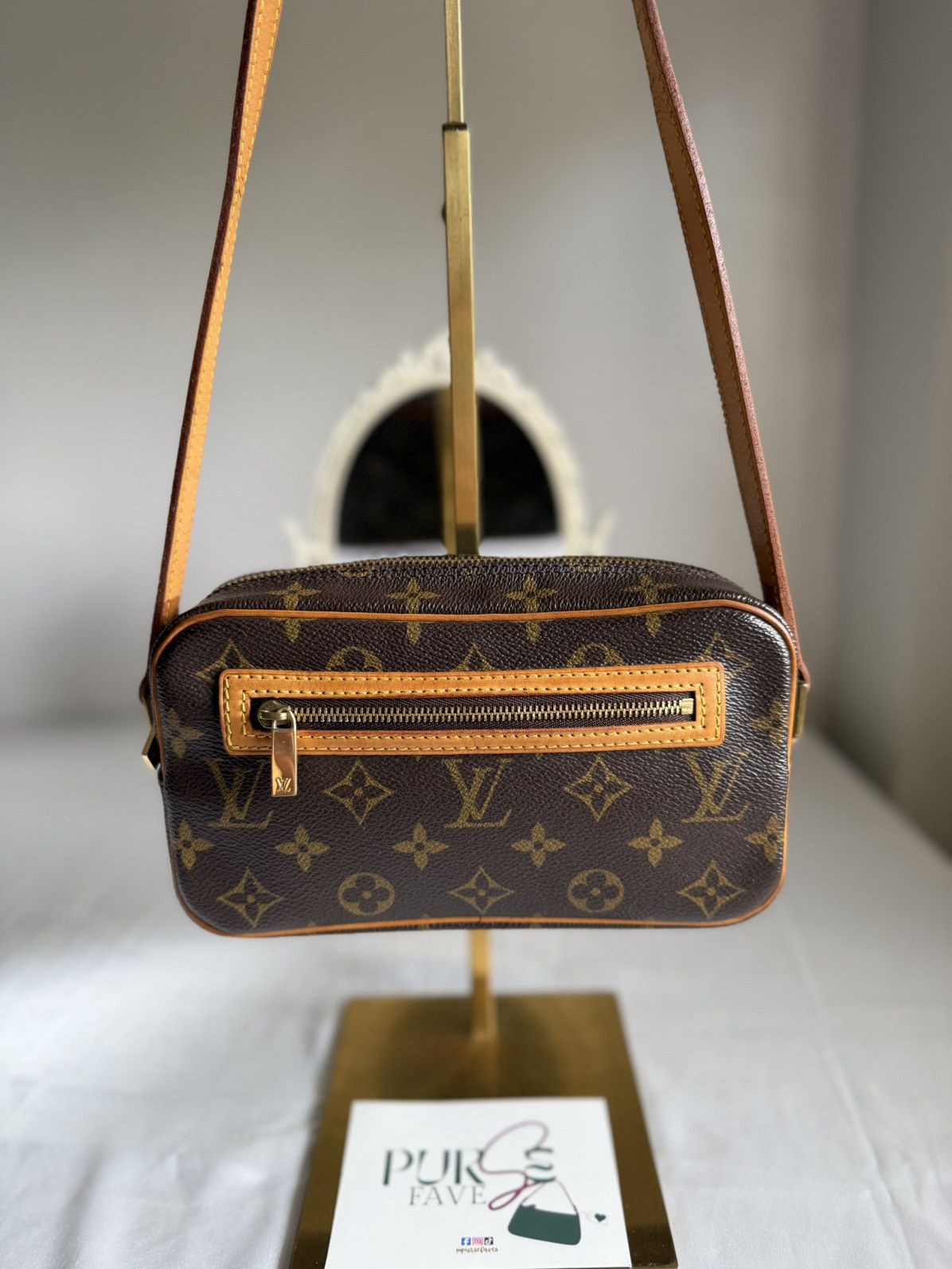 Louis Vuitton Authentic LOUIS VUITTON Cité PM Brown Monogram Shoulder Bag Size ONE SIZE - 3 Thumbnail