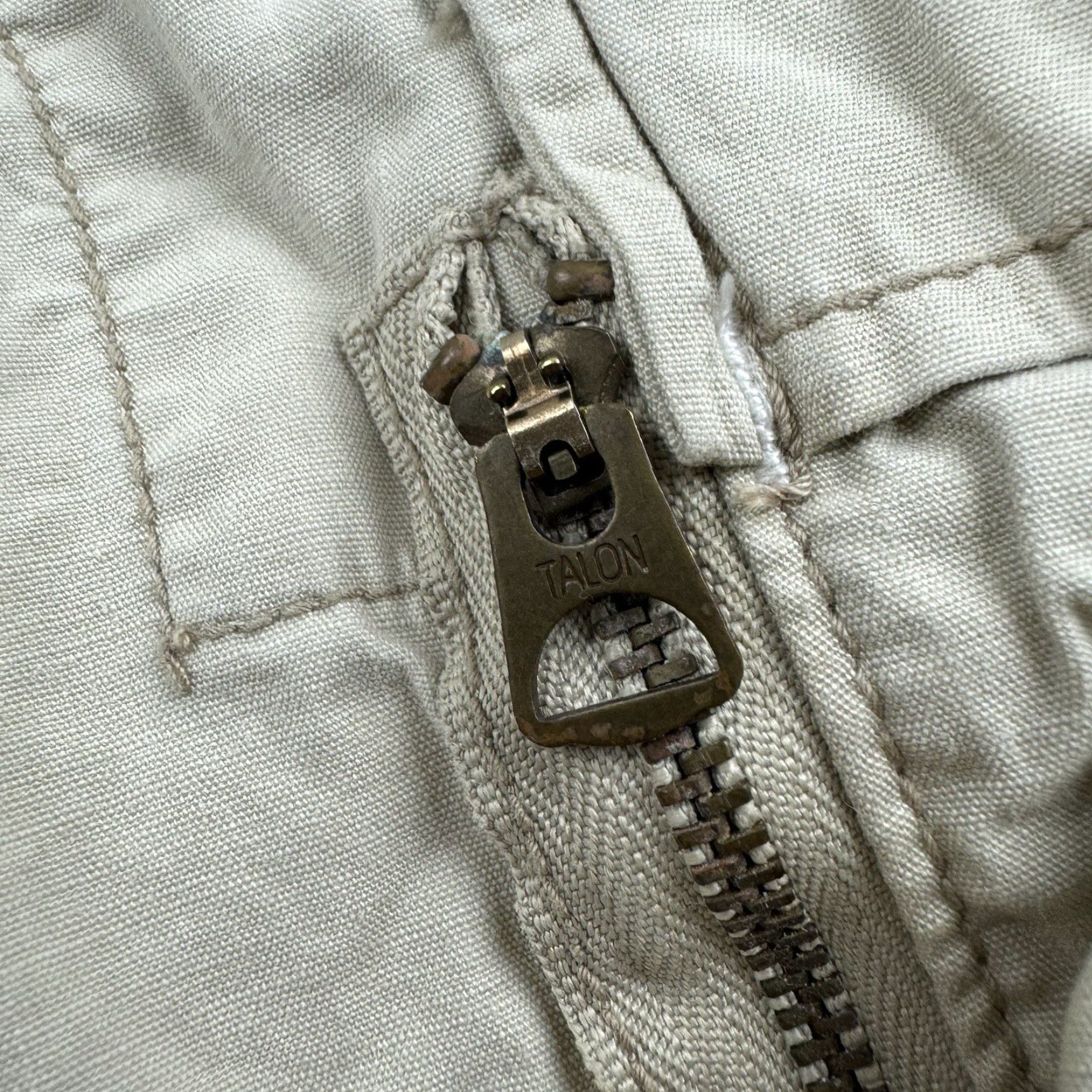 Polo Ralph Lauren Vintage Polo Ralph Lauren Cargo Shorts 36 Khakis Baggy Military Surplus Adult Men Ivory 10 in Inseam Relaxed Regular Zip Solid Pattern Size US M / EU 48-50 / 2 - 4 Thumbnail