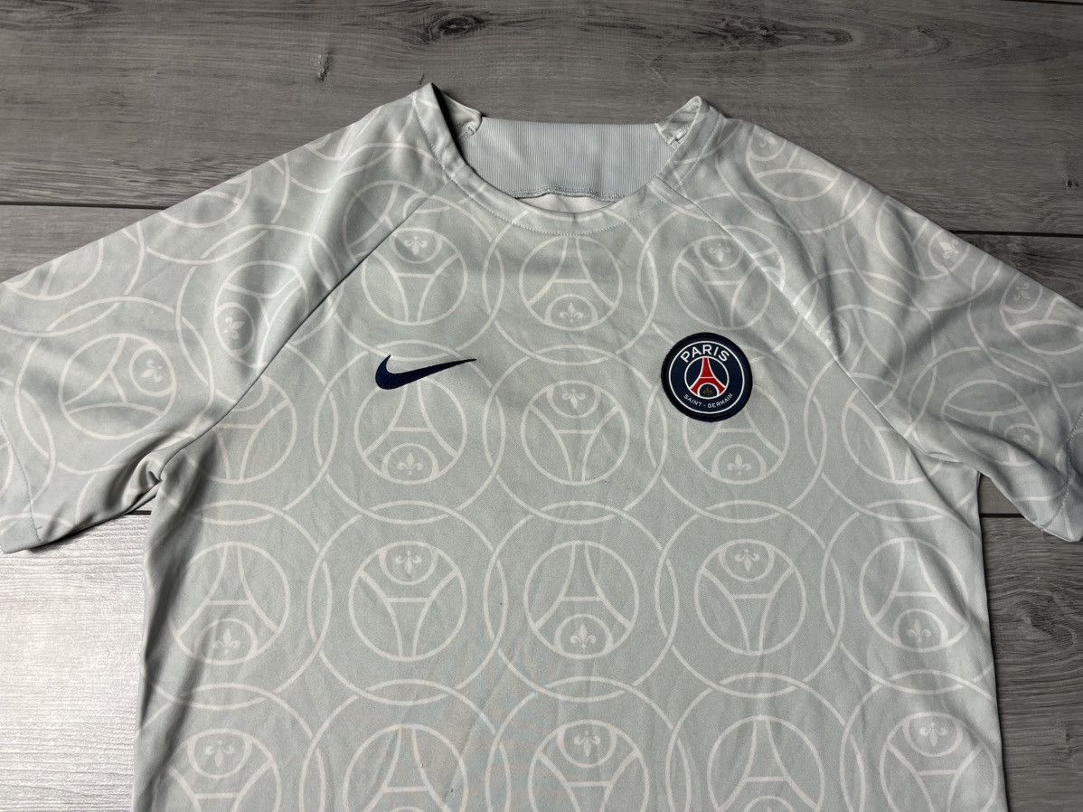 Nike Nike PSG Men's Large Pre-Match Football Soccer Jersey Grey Size US M / EU 48-50 / 2 - 3 Thumbnail