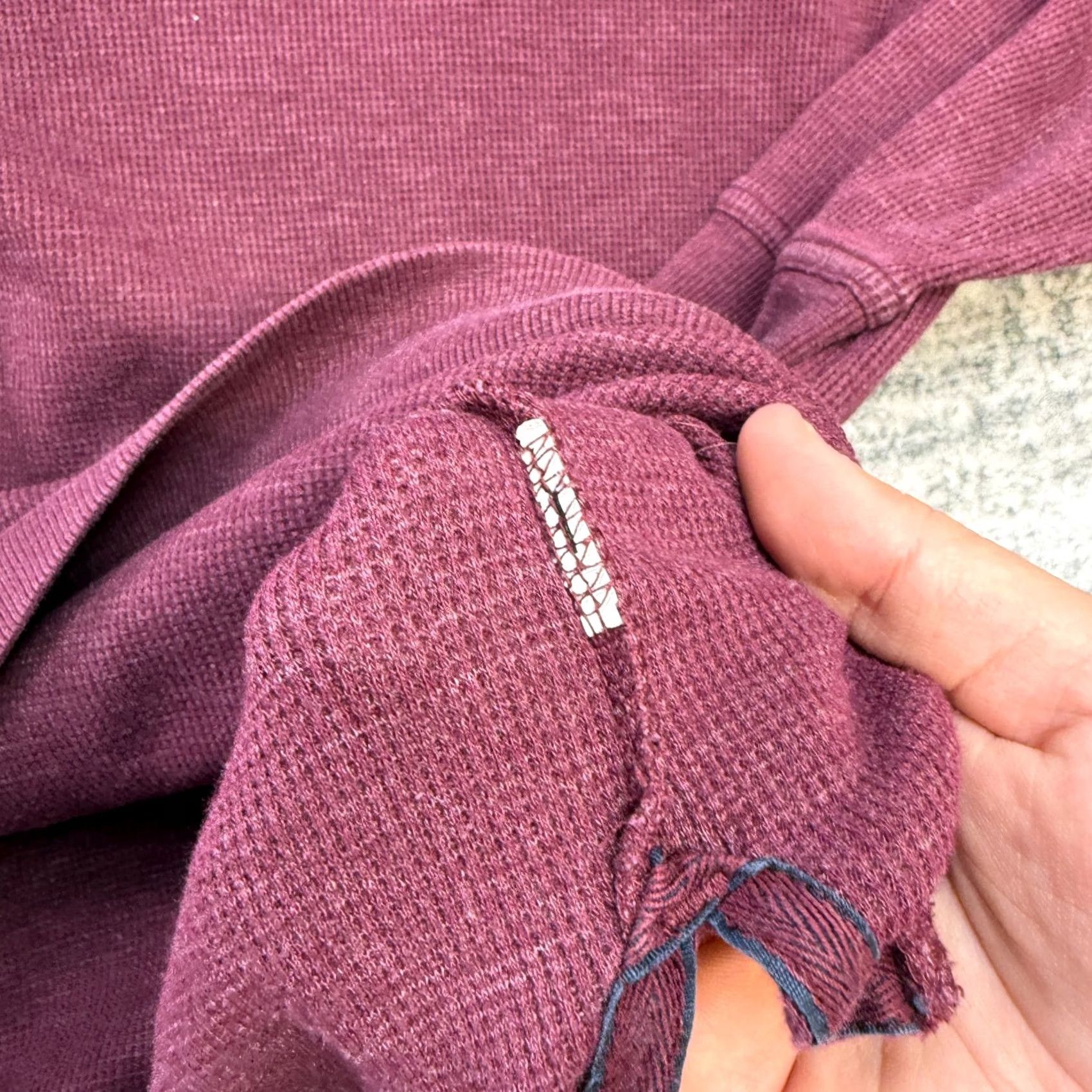 Vintage VINTAGE LL Bean Hoodie Womens XL Burgundy Waffle Knit Cowl Mock Neck Thermal Sweatshirt Size XL / US 12-14 / IT 48-50 - 6 Thumbnail