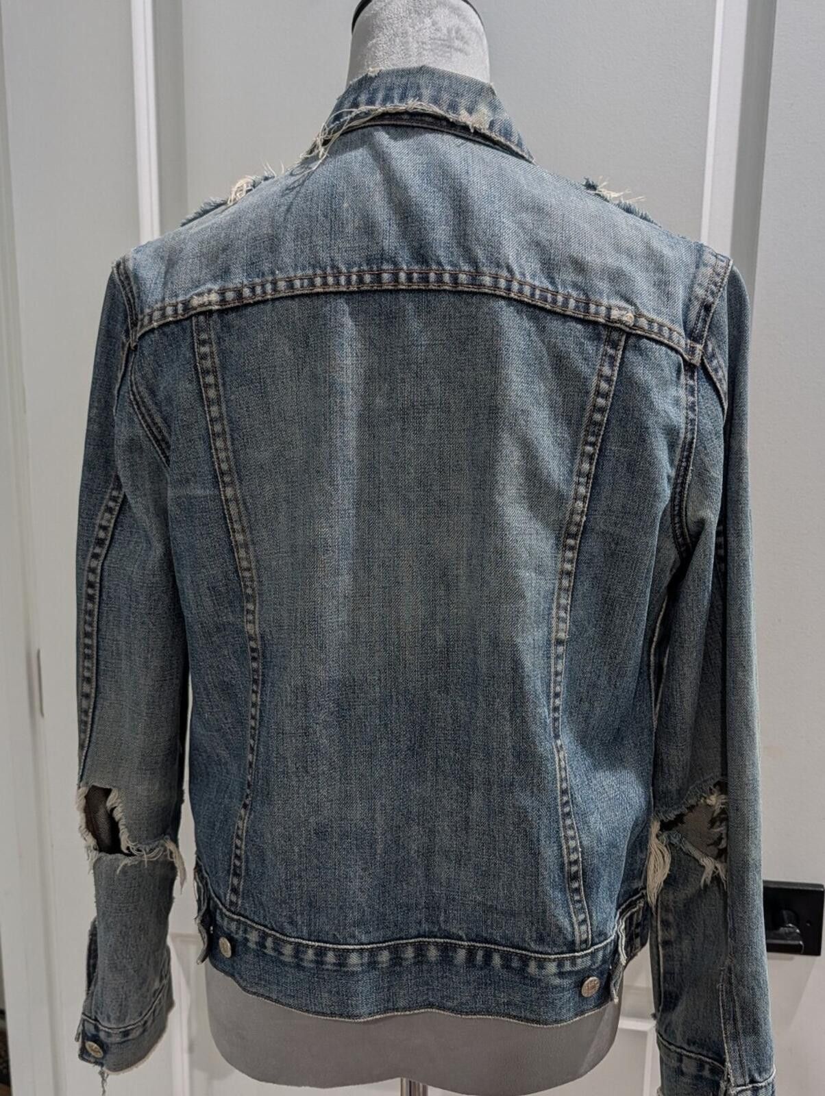 J.Crew J. Crew Light Wash Distressed Denim Jacket Size S / US 4 / IT 40 - 7 Thumbnail