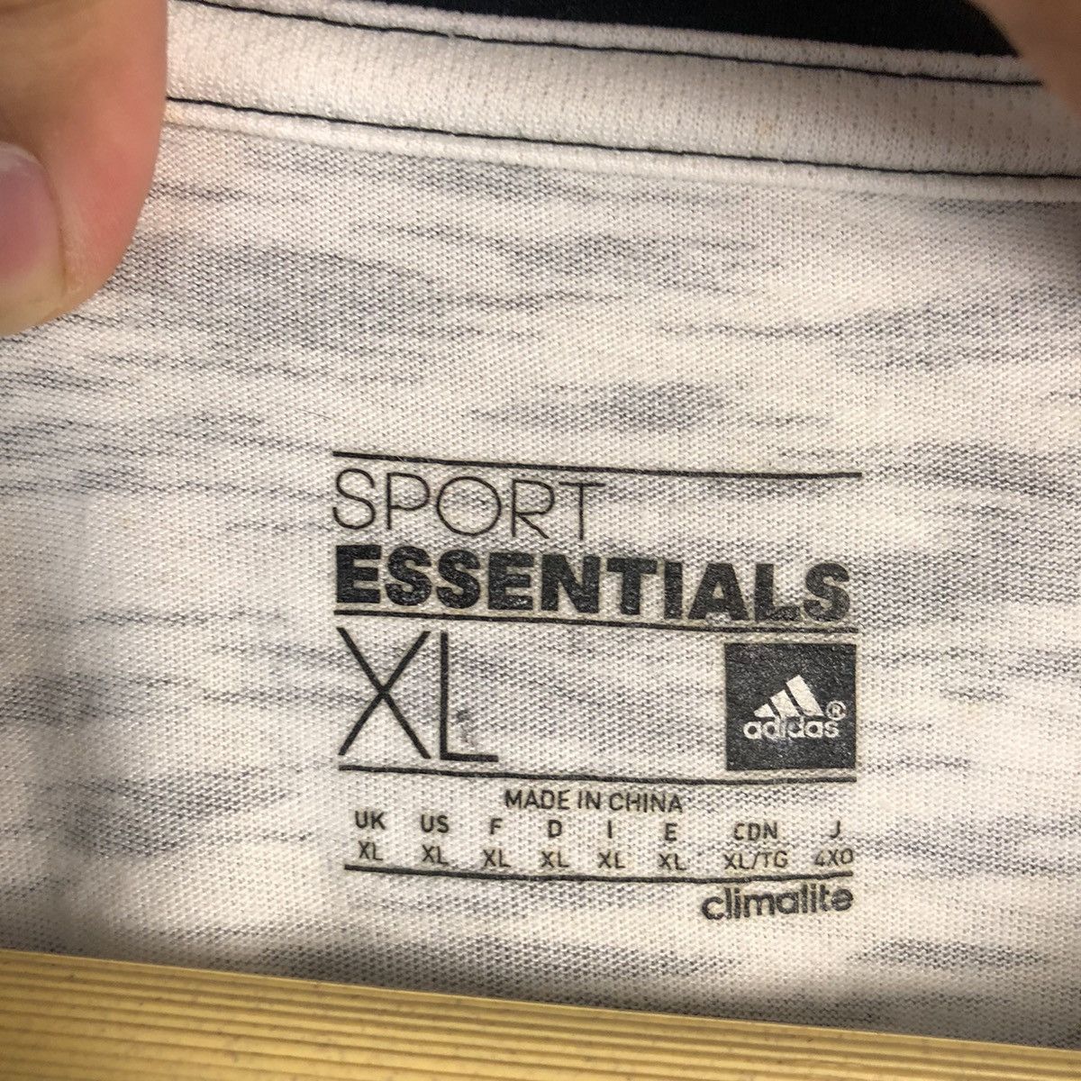 Adidas Adidas camo White T-Shirt #A529 Size US XL / EU 56 / 4 - 10 Thumbnail