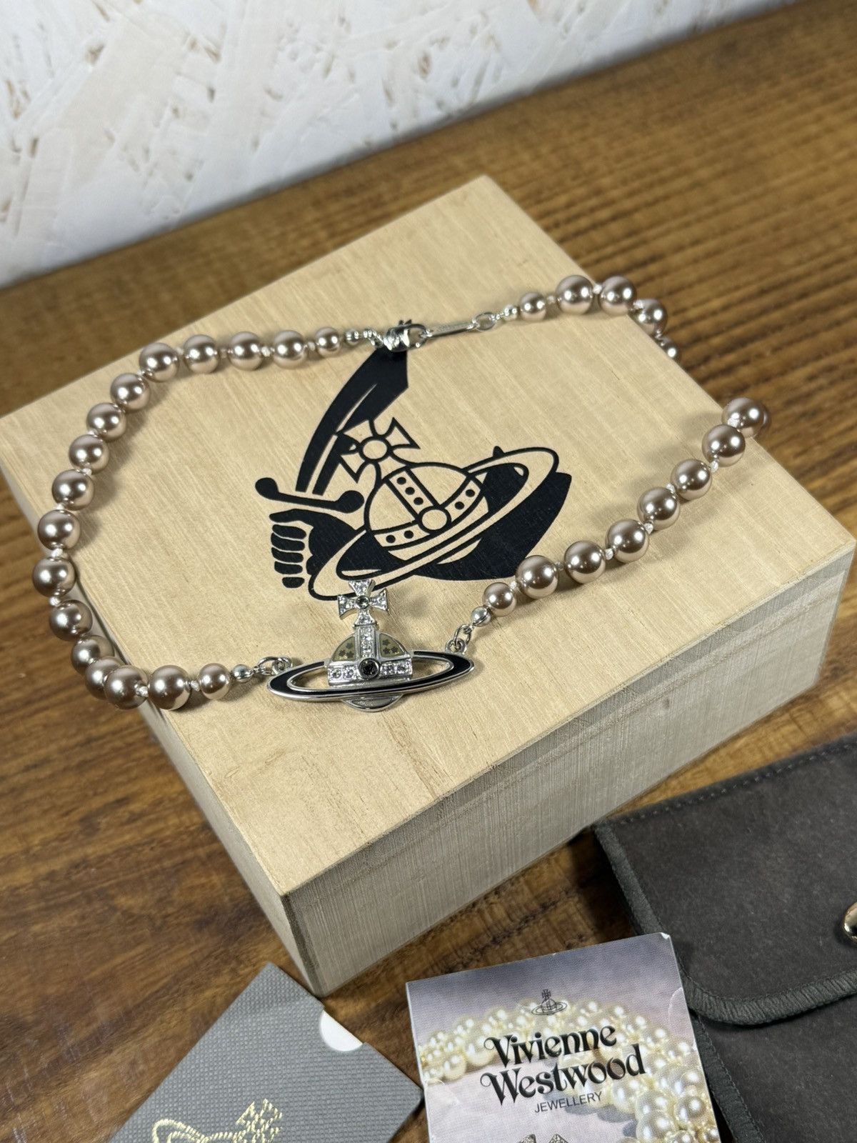 Vivienne Westwood Vivienne Westwood Vintage Orb Pearl Choker Necklace Silver Size ONE SIZE - 1 Thumbnail