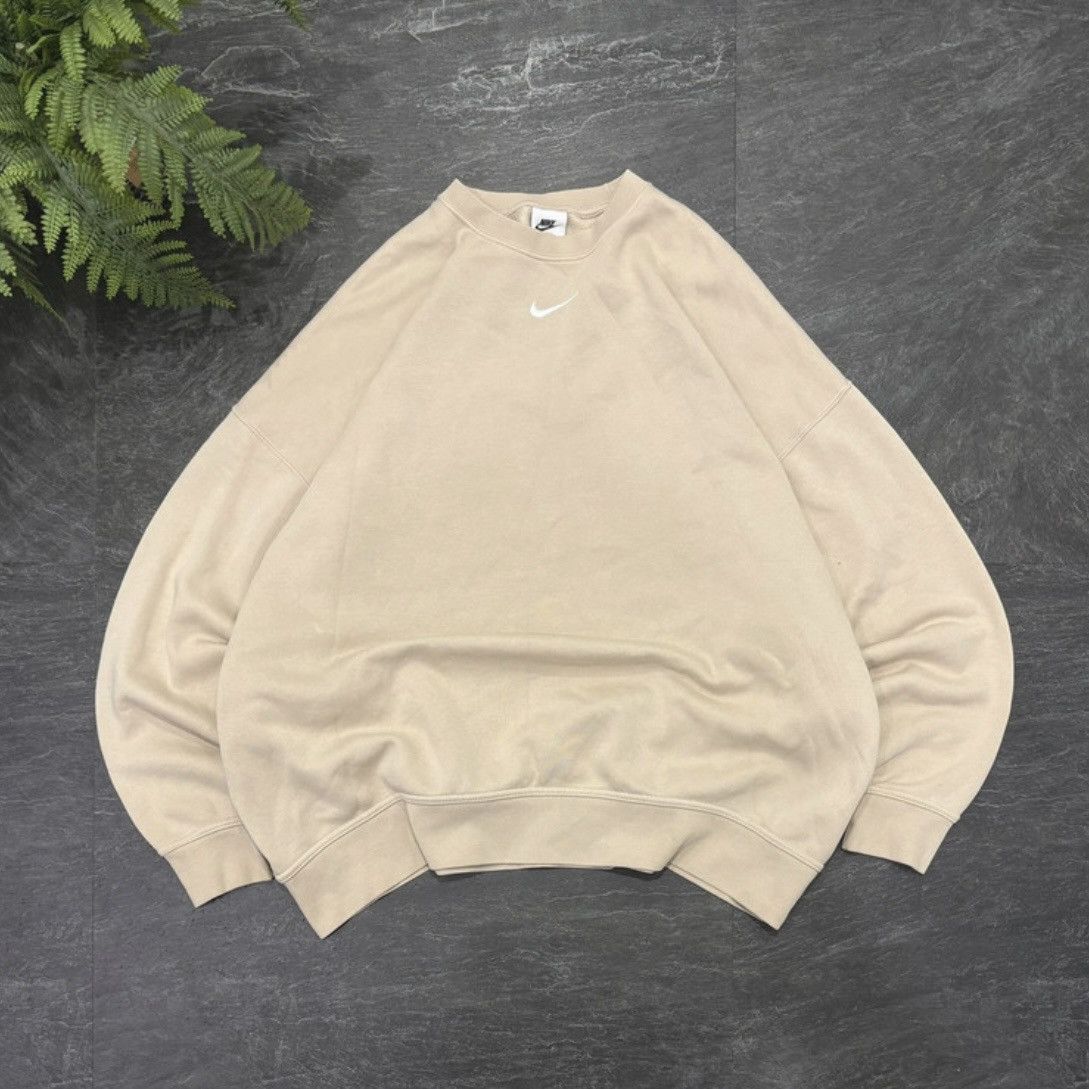 Nike 00s Nike Vintage Center Swoosh Logo Oversized Sweatshirt Size US S / EU 44-46 / 1 - 1 Thumbnail