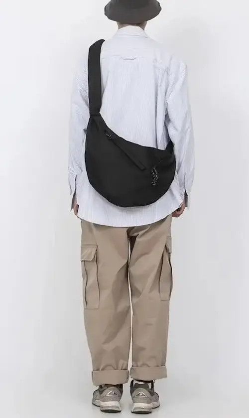 Japanese Brand Fashion hip hop v-zip shoulder messenger bag belt bag Size ONE SIZE - 3 Thumbnail