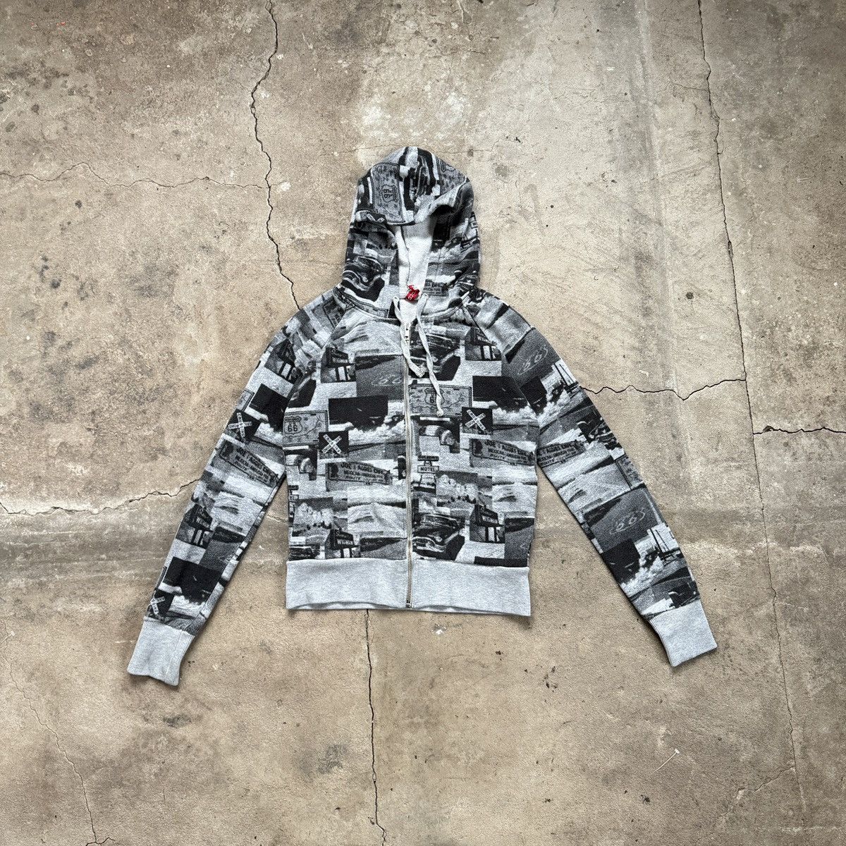 Vintage Vintage Divided Y2K Overprint Gray Zip Hoodie Size S / US 4 / IT 40 - 1 Thumbnail