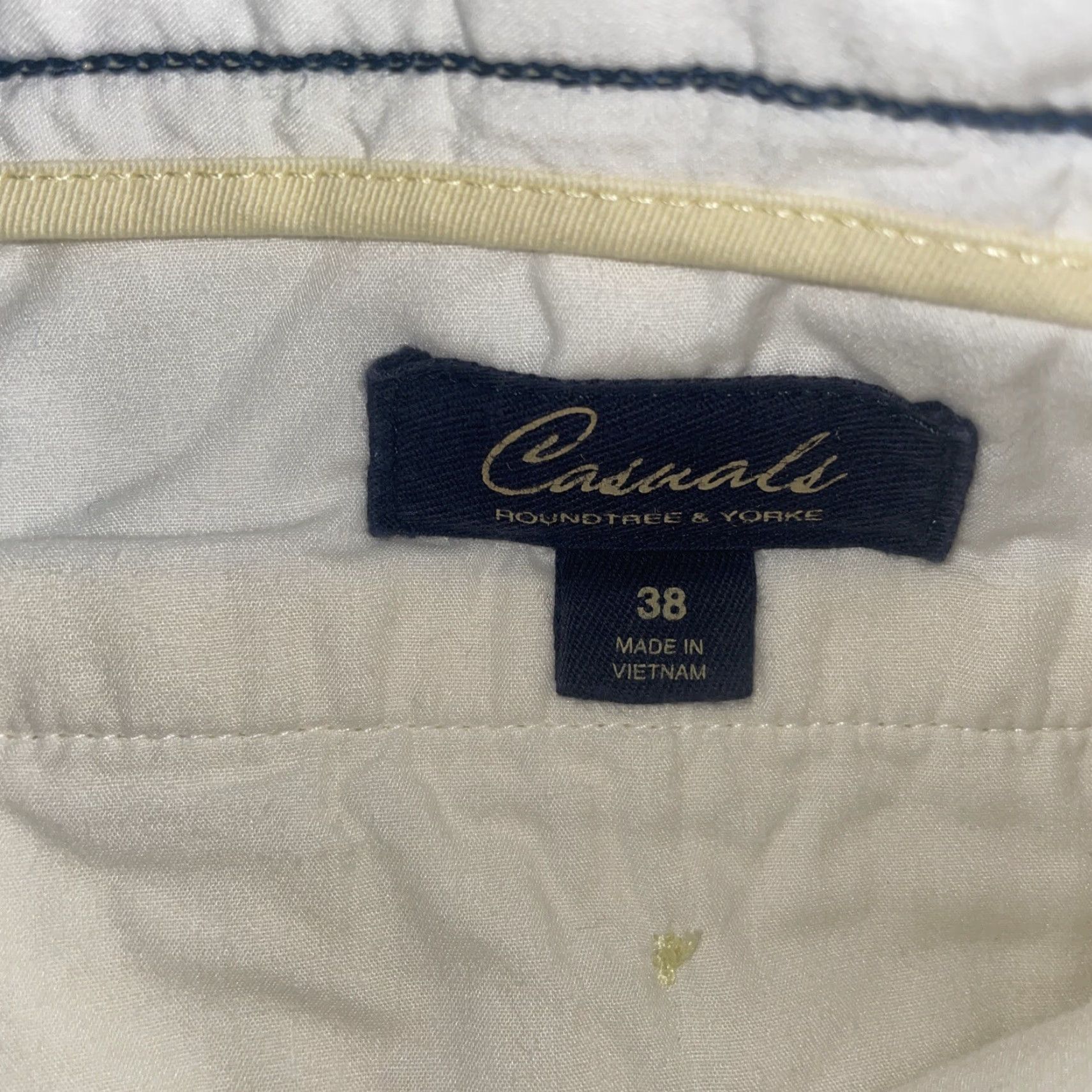 Roundtree & Yorke NWT Roundtree Yorke Casuals Shorts Mens 38 Yellow Chino Casual Mens Waist 38 Size US 38 / EU 54 - 3 Thumbnail