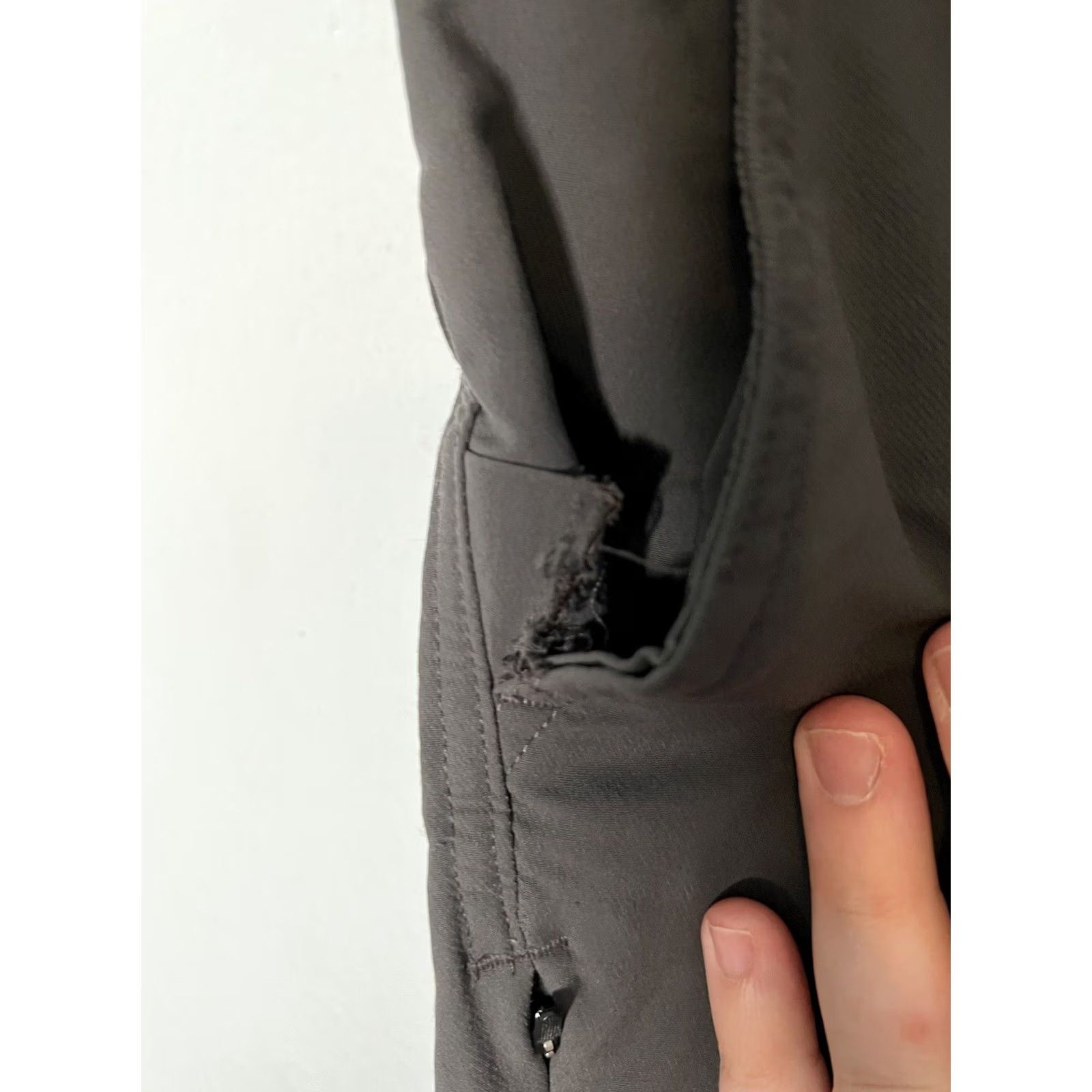 Vintage Alpine Design Mens Jogger Pants 32 Modern Fit Gray Activewear Nylon Polyester Spandex Knit Elevation Designer Mens Size US 32 / EU 48 - 3 Thumbnail