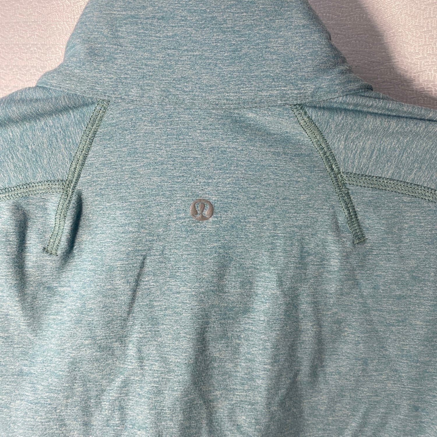 Lululemon Lululemon aqua blue 1/4 Zip Jacket men sz S Size S / US 4 / IT 40 - 3 Thumbnail