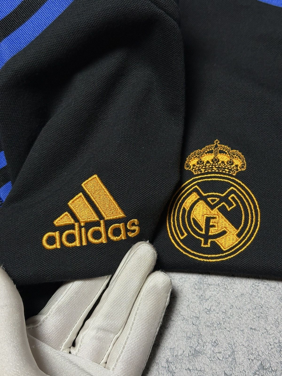 Adidas Adidas Real Madrid 2021/22 Home Shirt Jersey Size US M / EU 48-50 / 2 - 8 Thumbnail