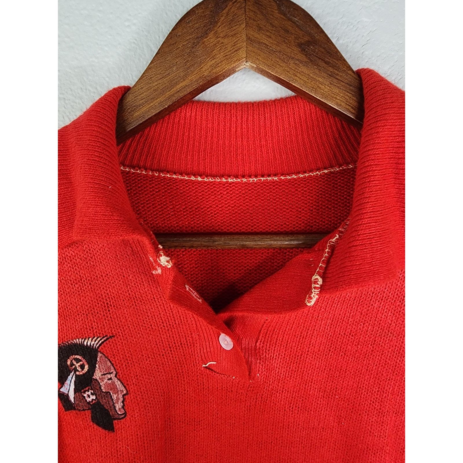 Vintage Vintage Native American Sweater Graphic Red Collared 80s Size US M / EU 48-50 / 2 - 4 Thumbnail