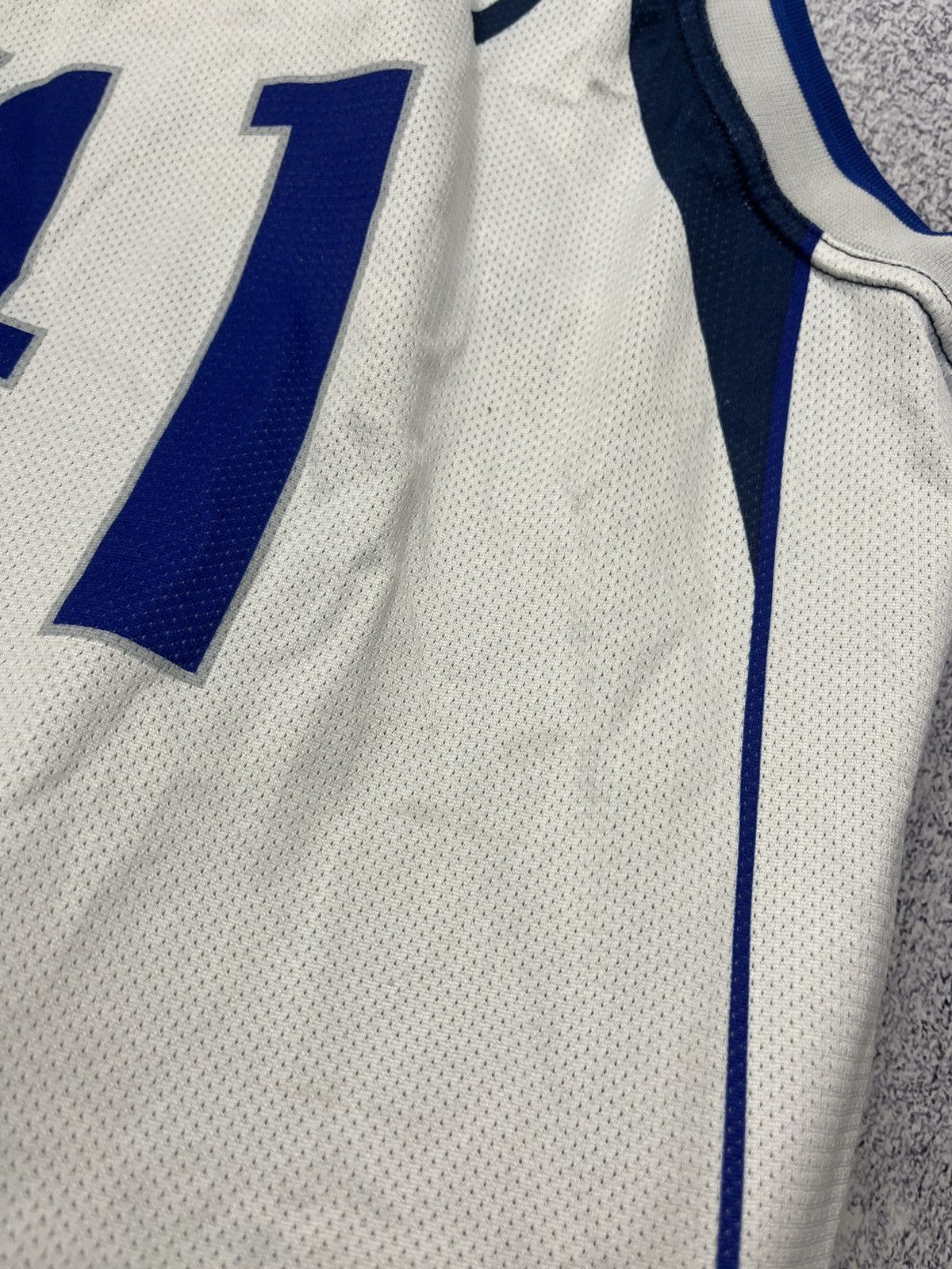 Champion × NBA × Vintage Rare Dirk Nowitzki #41 Dallas Mawericks NBA Jersey Shirt Size US L / EU 52-54 / 3 - 14 Thumbnail
