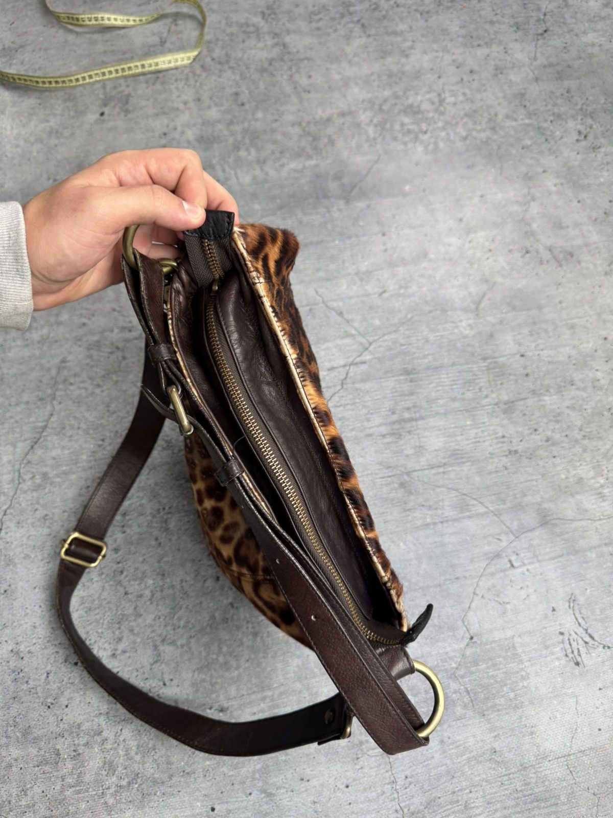 If Six Was Nine Y2K Japan Leopard Fur Leather Distressed Bag Size ONE SIZE - 6 Thumbnail