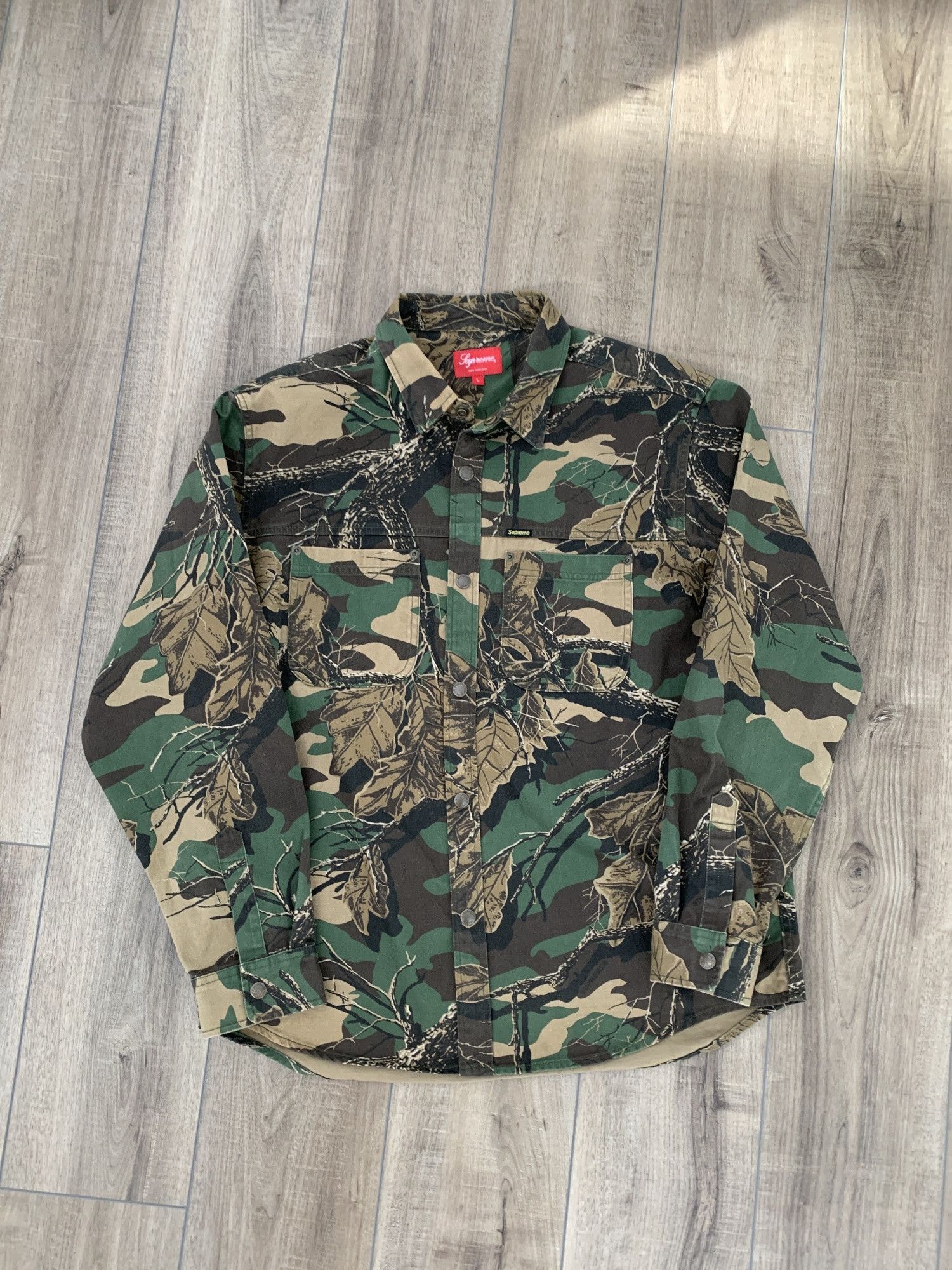 Supreme Supreme Camo Snap Shirt L Size US L / EU 52-54 / 3 - 2 Thumbnail
