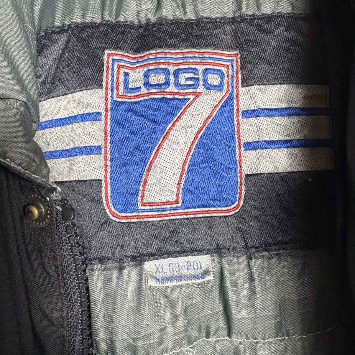 NFL Vintage 90s Raiders Puffer Hoodie Bomber Jacket / Distressed Size US XL / EU 56 / 4 - 7 Thumbnail