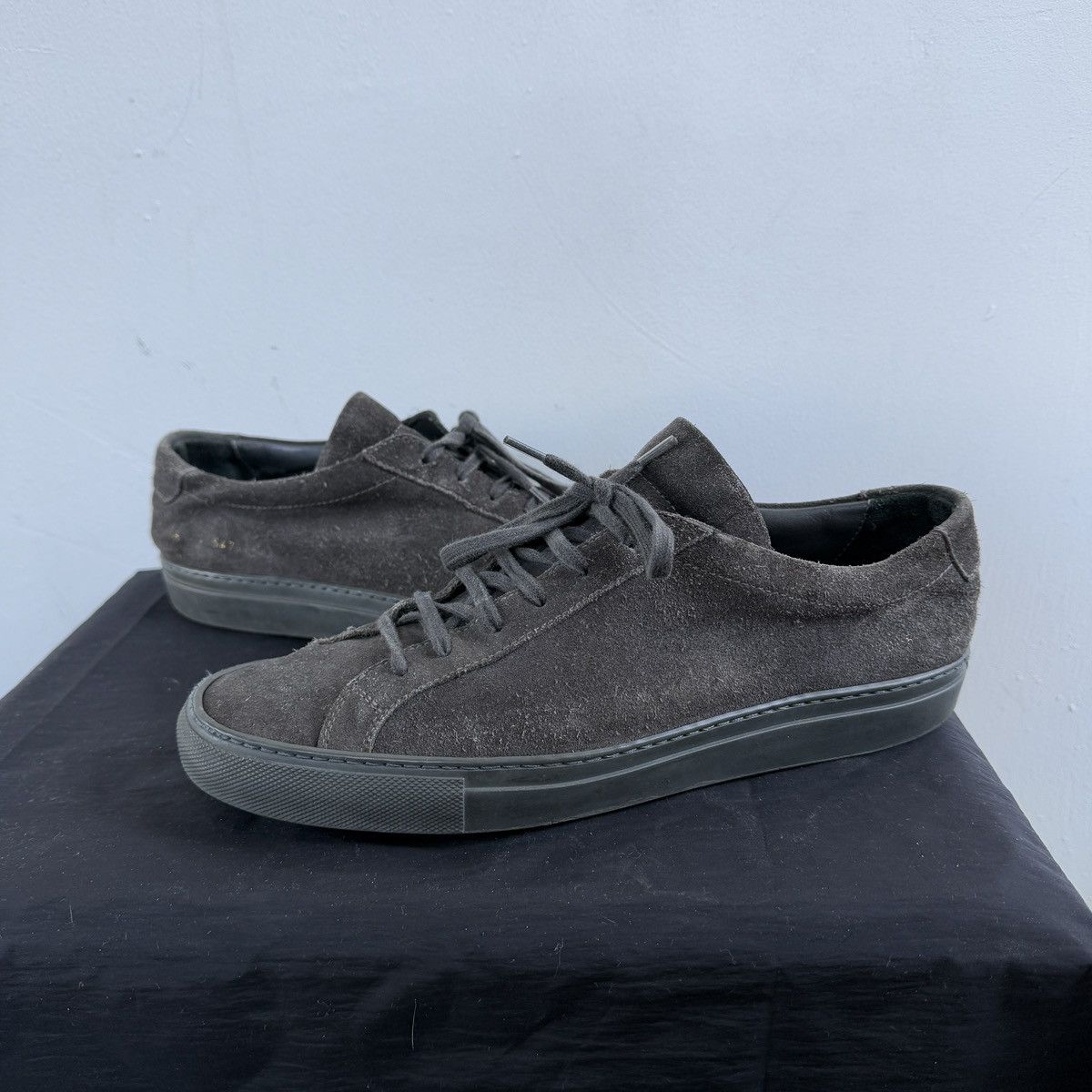 Common Projects Common Projects Achilles Low Gray Suede Size US 8 / EU 41 - 3 Thumbnail