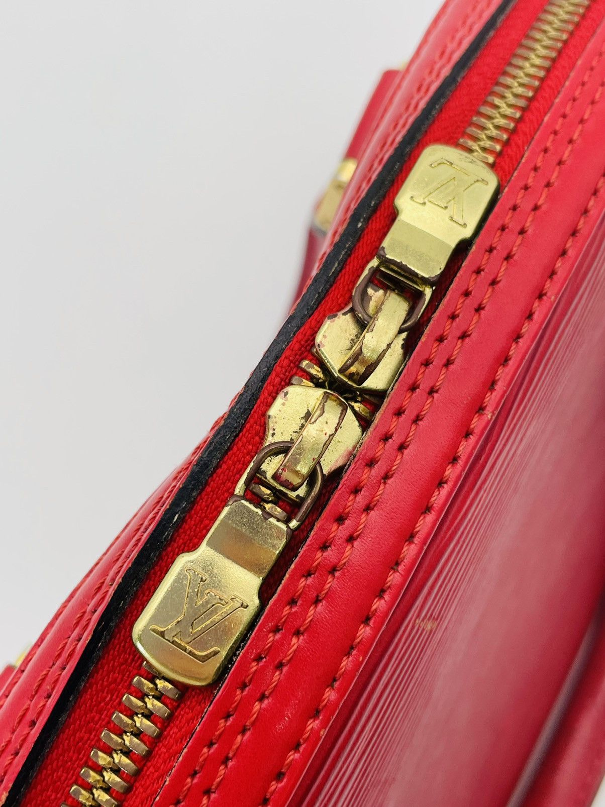 Louis Vuitton Louis Vuitton epi Jasmine red hand bag Size ONE SIZE - 4 Thumbnail