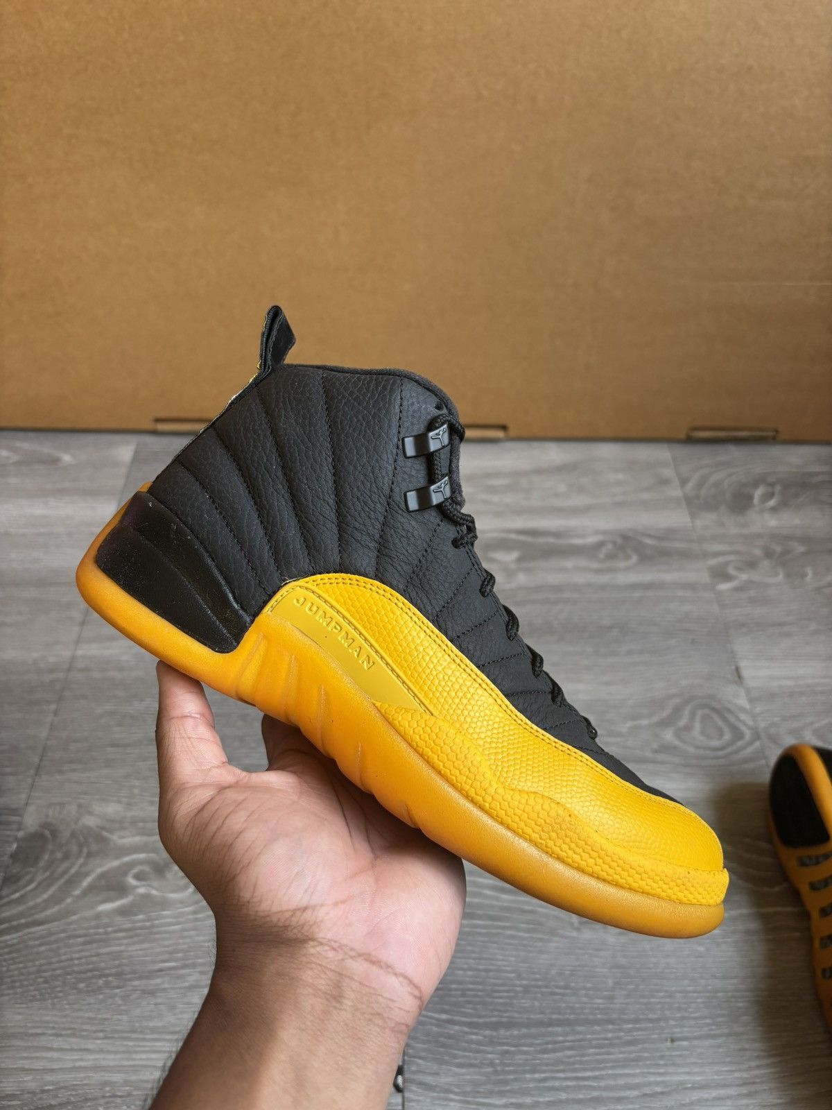 Jordan Brand Jordan 8 University Gold Size US 8 / EU 41 - 9 Thumbnail