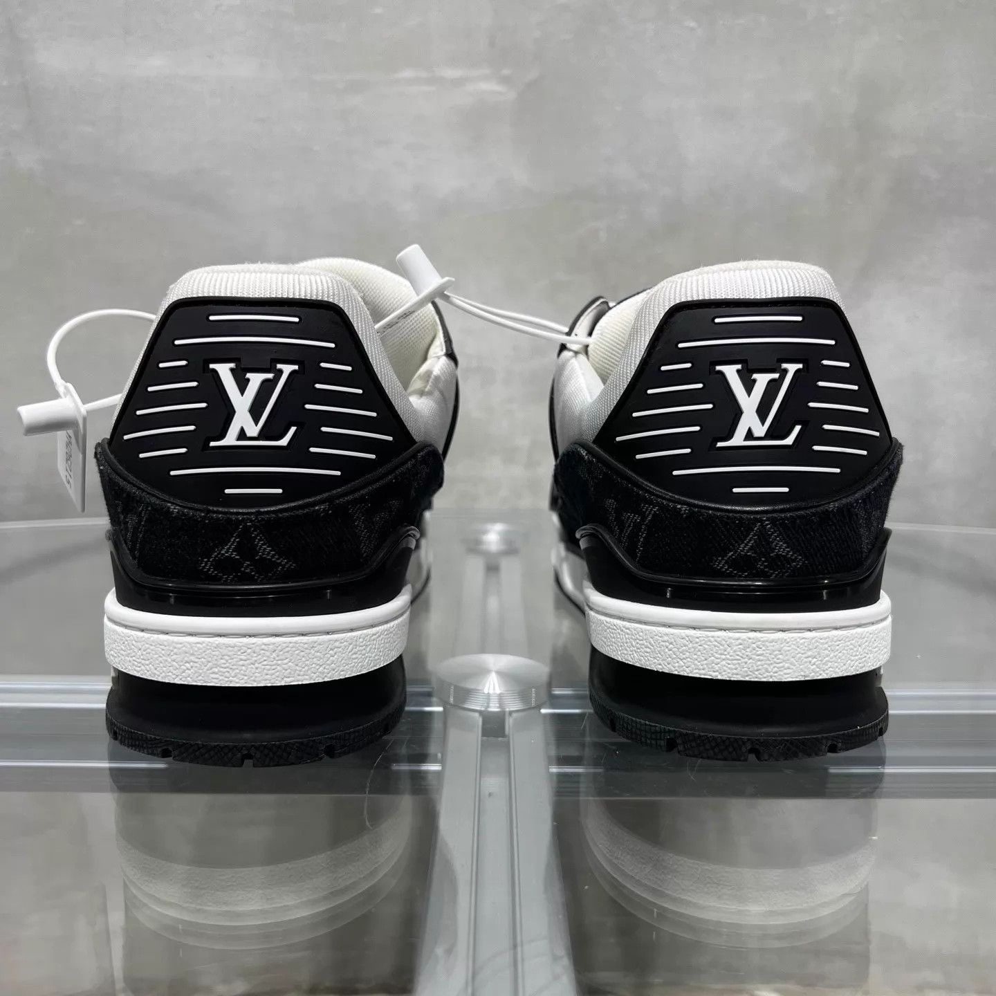 Louis Vuitton LV Trainer Black & White Denim UK7.5/41.5 Size US 8.5 / EU 41-42 - 6 Thumbnail