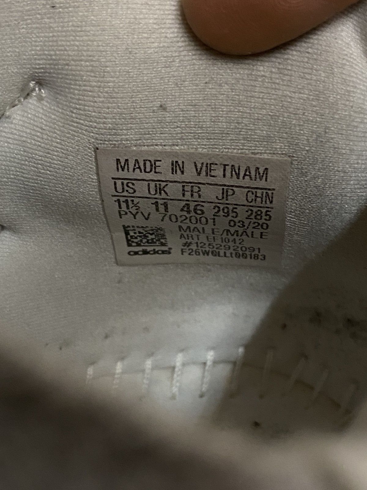 Adidas Triple White Adidas Ultra Boost Size US 11.5 / EU 44-45 - 4 Thumbnail