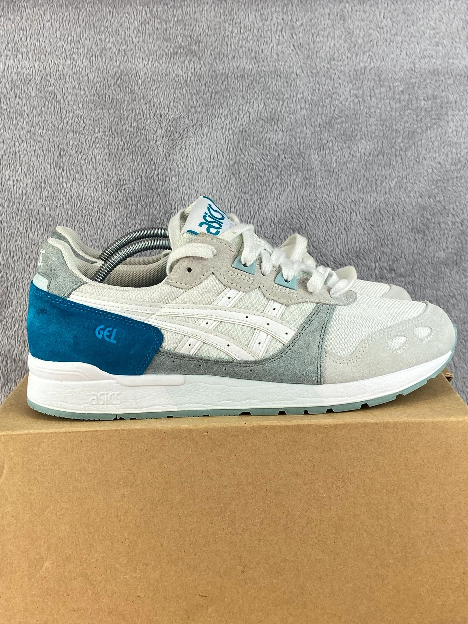 Asics Asics sneakers white blue gel retro running Size US 9 / EU 42 - 5 Thumbnail