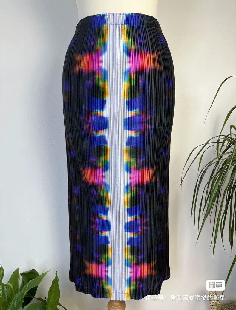 Issey Miyake Issey Miyake Honor Aurora Half skirt Size 26" / US 2 / IT 38 - 1 Thumbnail