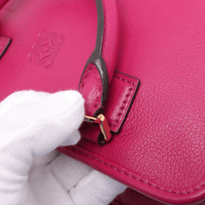 Loewe Amazona 23 Leather Two-Way Handbag Size ONE SIZE - 11 Thumbnail