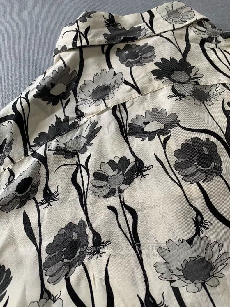 Fendi Fendi size 39 Runway silk shirt with floral print Size US L / EU 52-54 / 3 - 8 Thumbnail