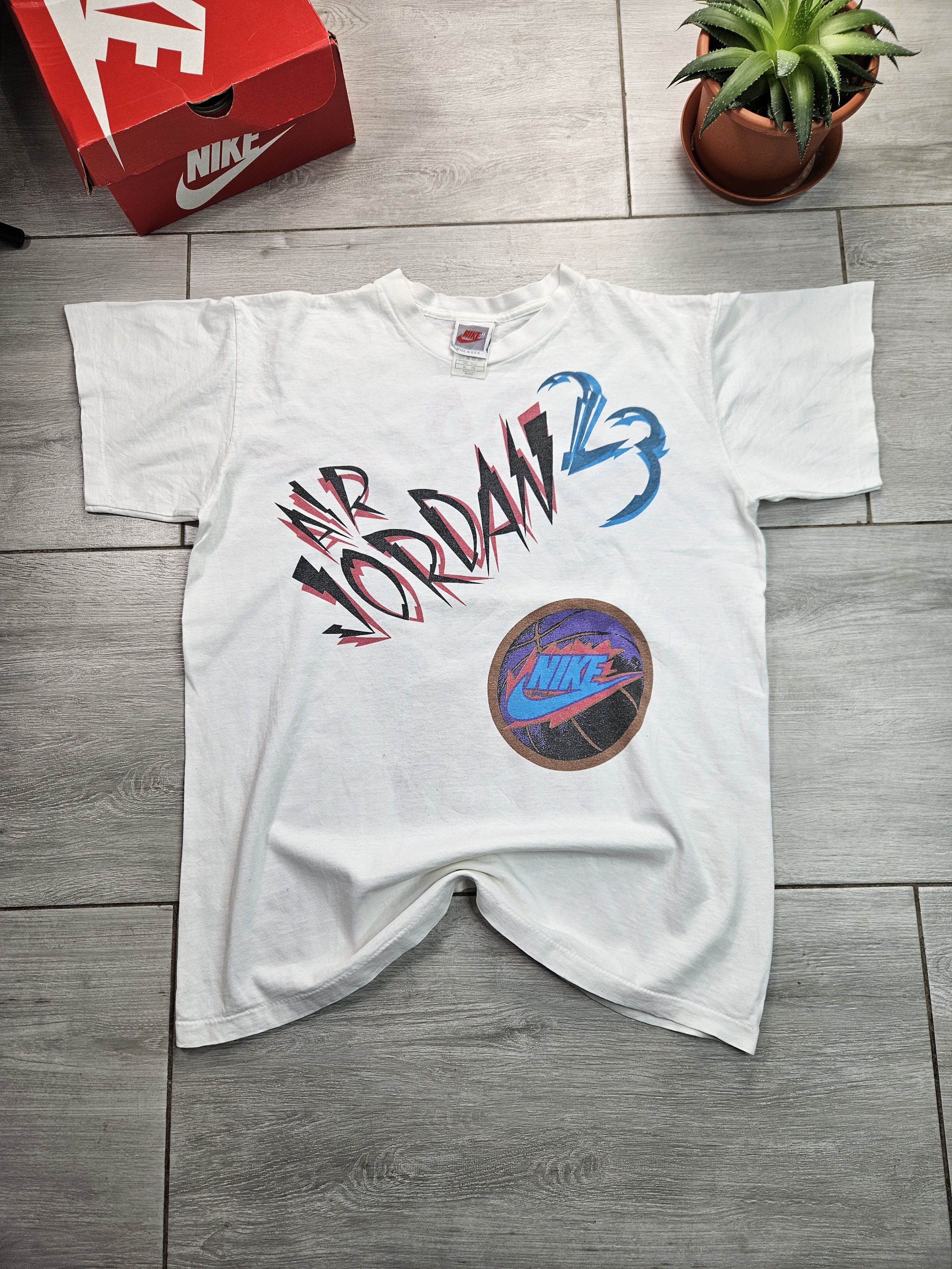 Jordan Brand × Nike × Vintage Vintage 80' Nike Michael Jordan T-Shirt Size US S / EU 44-46 / 1 - 1 Thumbnail