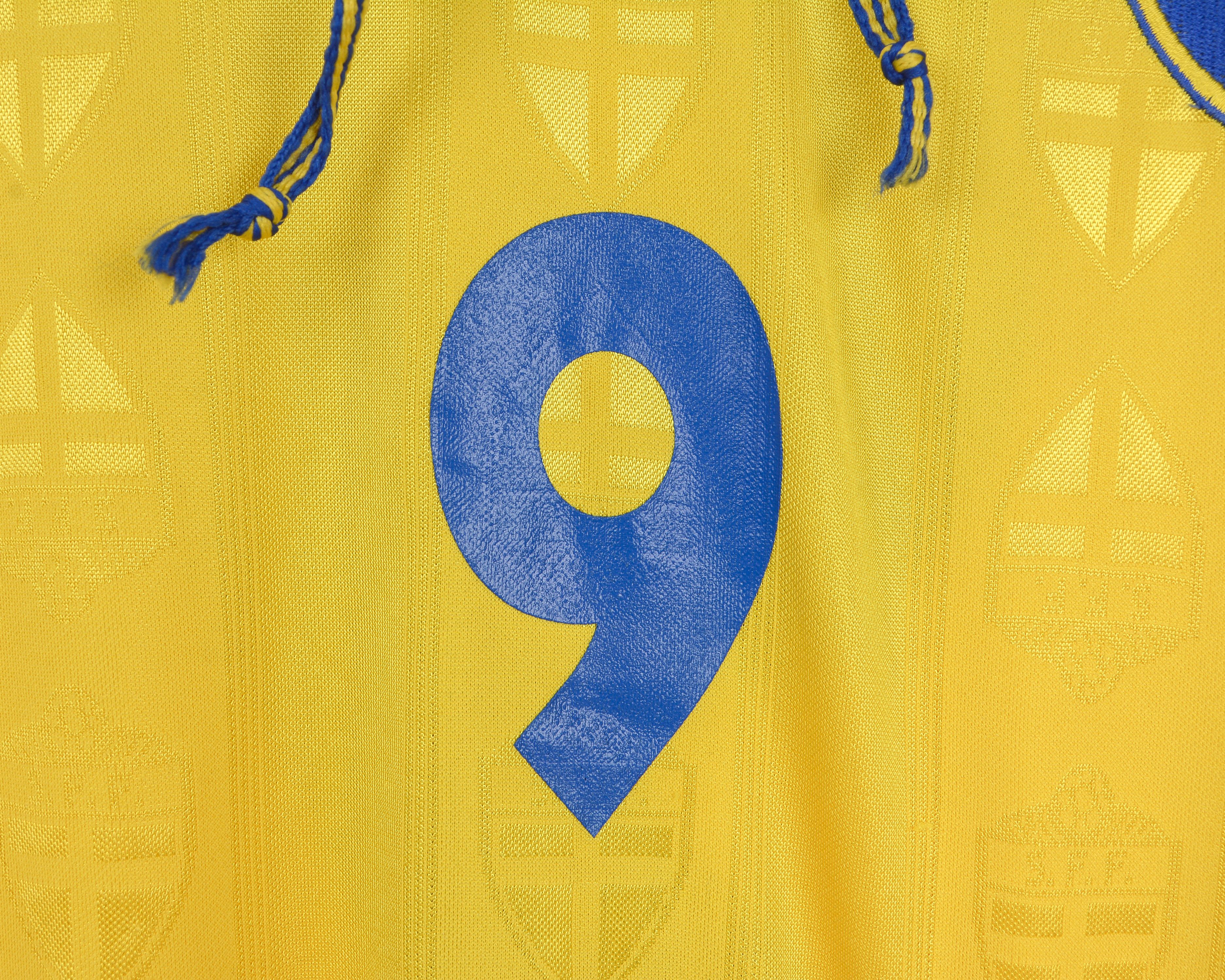 Adidas × Vintage SWEDEN Ljungberg #9 Home Shirt XL Adult 1998 1999 Kit Size US XL / EU 56 / 4 - 5 Thumbnail
