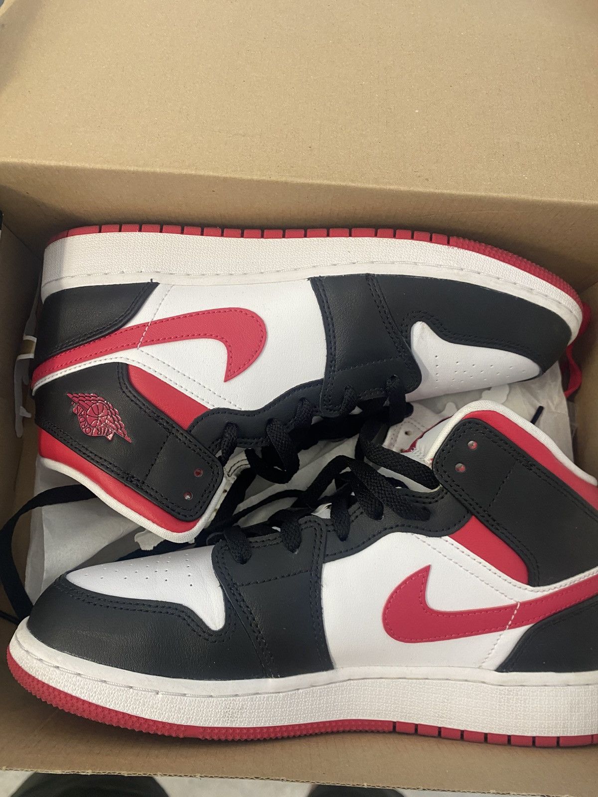 Jordan Brand Jordan 1 Mid Black Very Berry White Size US 7 / EU 40 - 1 Thumbnail