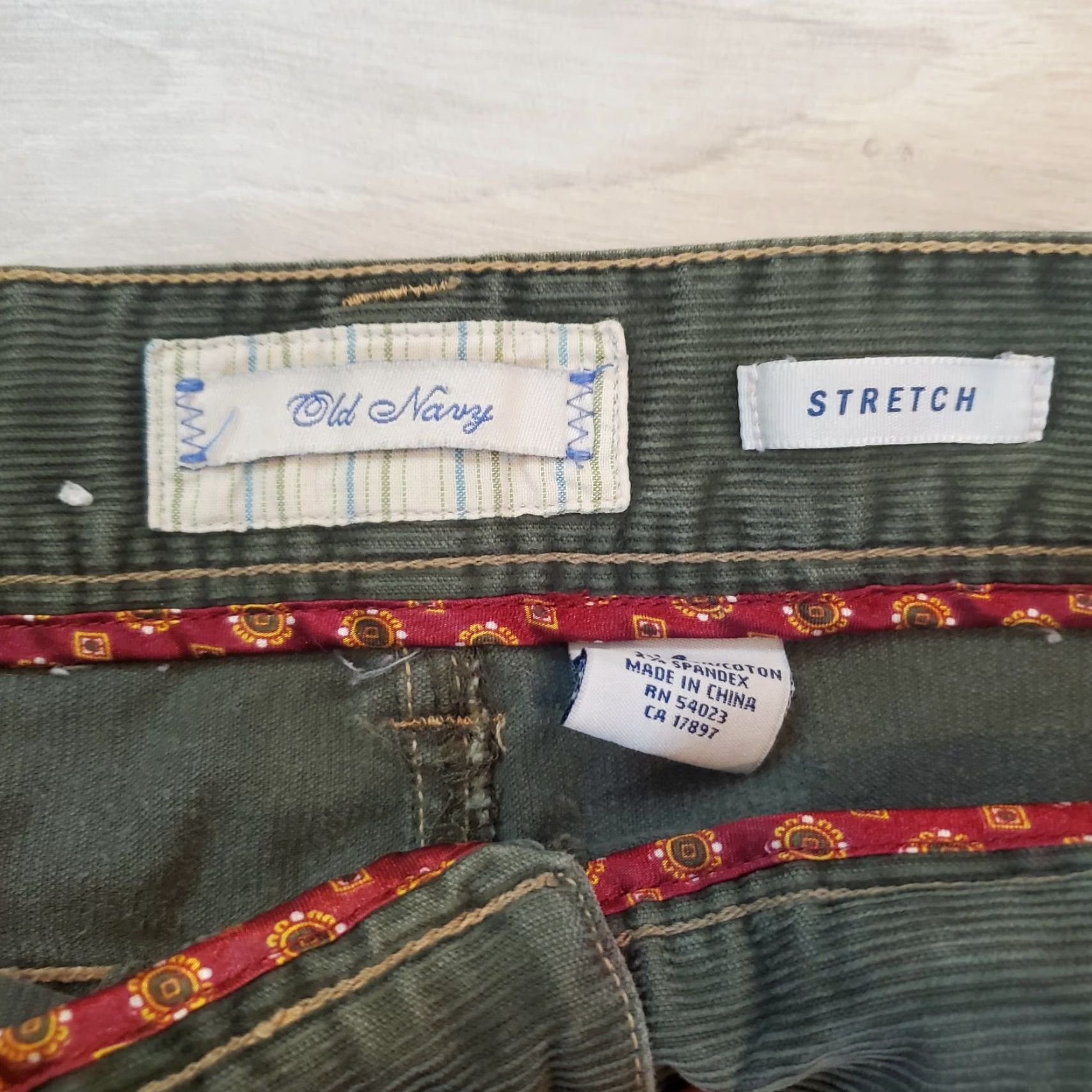 Old Navy VINTAGE Old Navy Corduroy Skirt Green 4 Mini Short Mid Rise Zipper Button 90s Grunge Womens Size 27" / US 4 / IT 40 - 5 Thumbnail