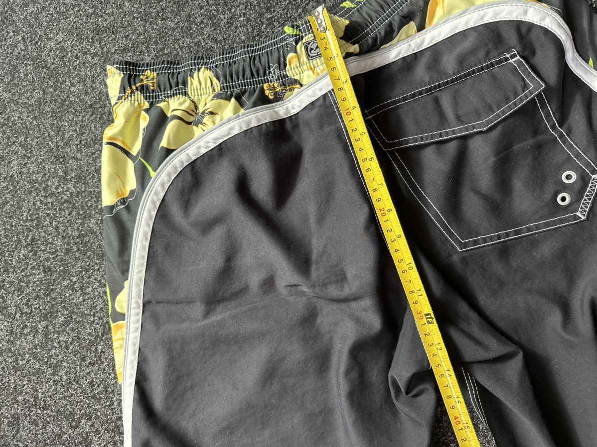 Billabong × Vintage 🚨RARE BILLABONG BIG LOGO SWIMM SHORTS Y2K SURF VINTAGE Size US 35 - 11 Thumbnail