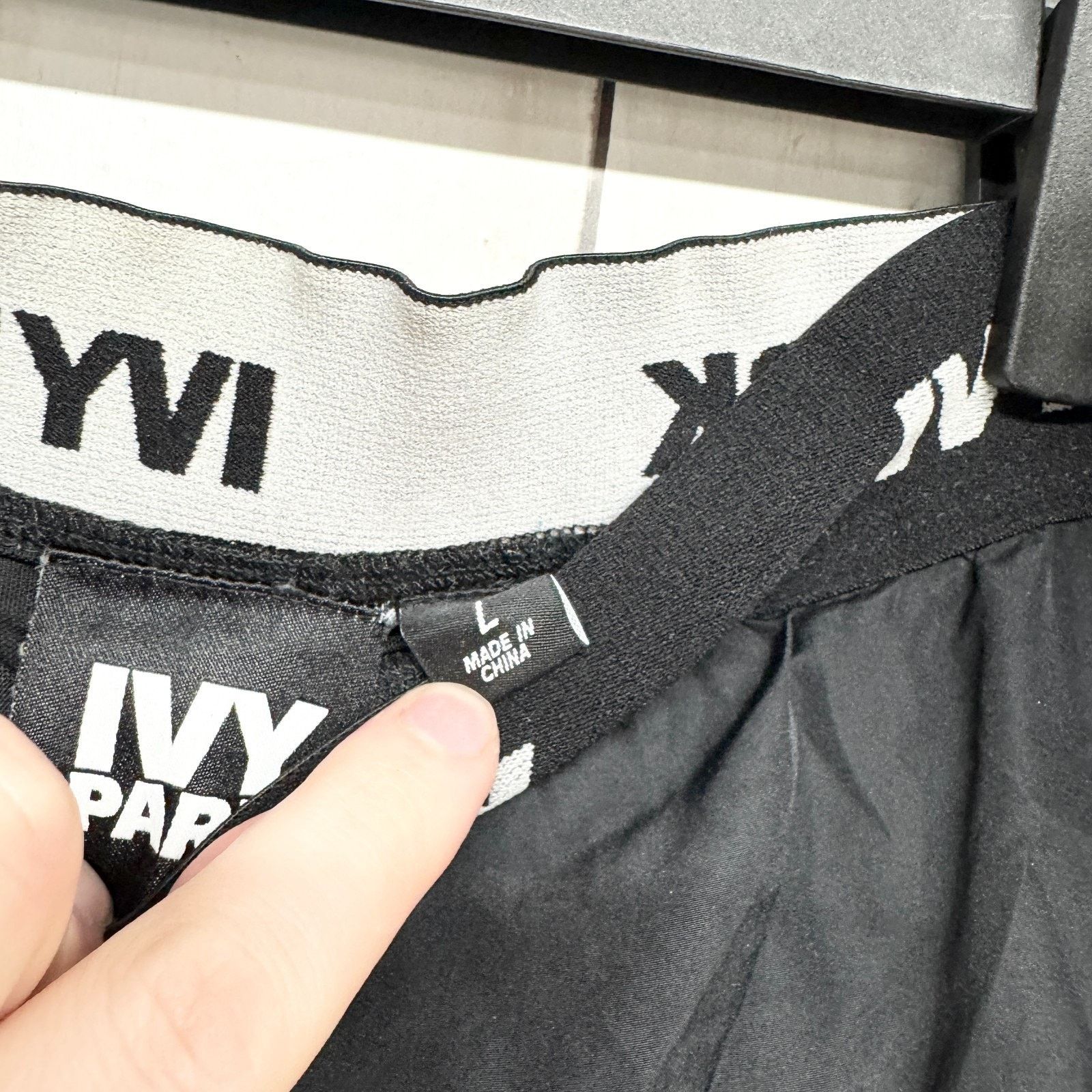 Ivy Park Ivy Park Short Size Large Athletic Elastic Waist Logo Shorts Size 32" / US 10 / IT 46 - 5 Thumbnail