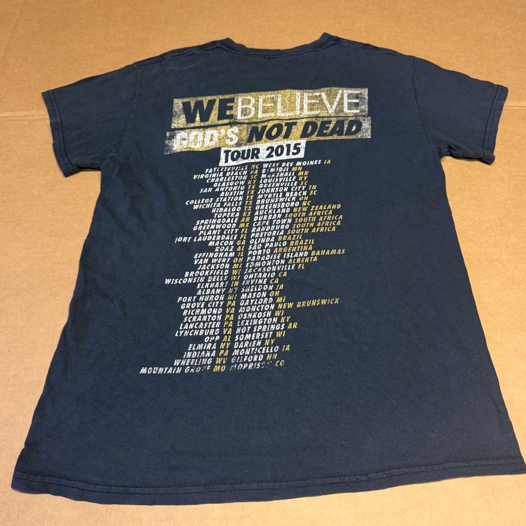 Vintage Newsboys Shirt Mens Small Gray We Believe God's Not Dead Tour 2015 Graphic Tee Size US S / EU 44-46 / 1 - 7 Thumbnail