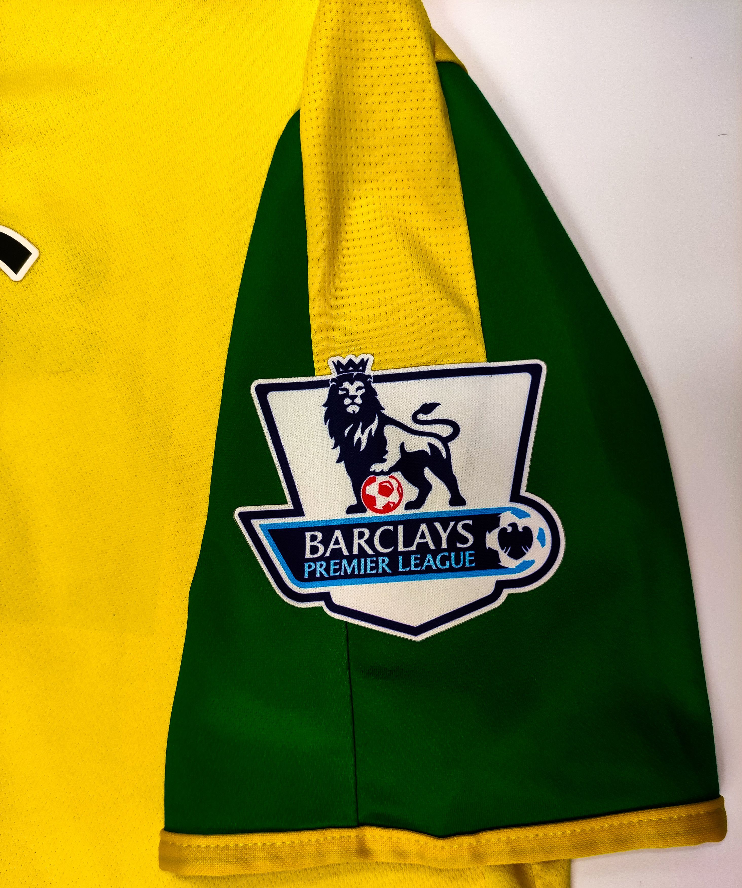Errea Matt Jarvis #16 Norwich City 2015 2016 Home Errea Shirt Kit Size US XL / EU 56 / 4 - 8 Thumbnail
