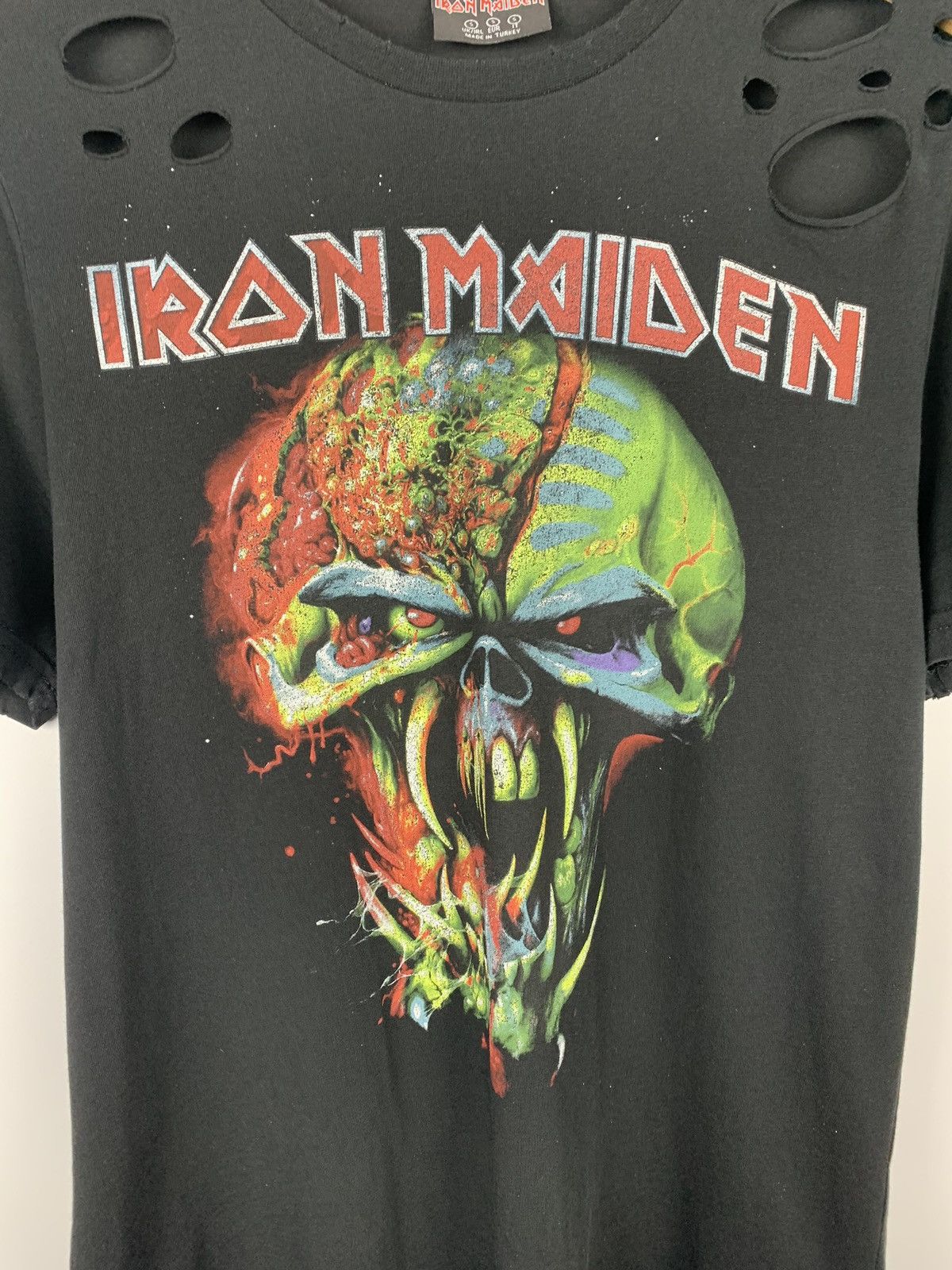Band Tees Vintage Y2K Iron Maiden Skulls Tee Distressed T-Shirt Size S Size US S / EU 44-46 / 1 - 4 Thumbnail